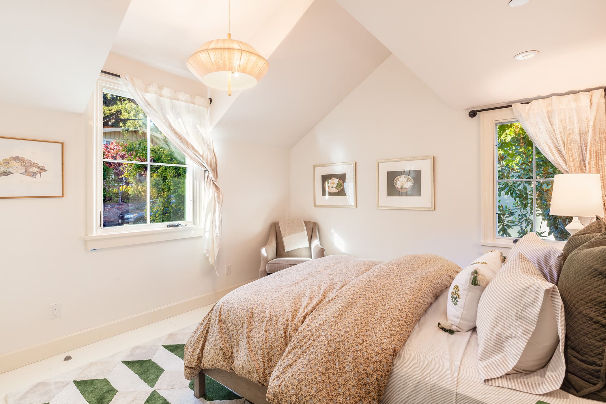 House Tamalpais North Beach: Luxury 4-Bedroom Apartment for Families, Marin County