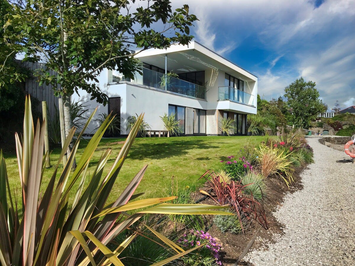House Tamar Plymouth: Luxury 4-Bedroom Villa with Seaviews and Waterfront Access, Plymouth