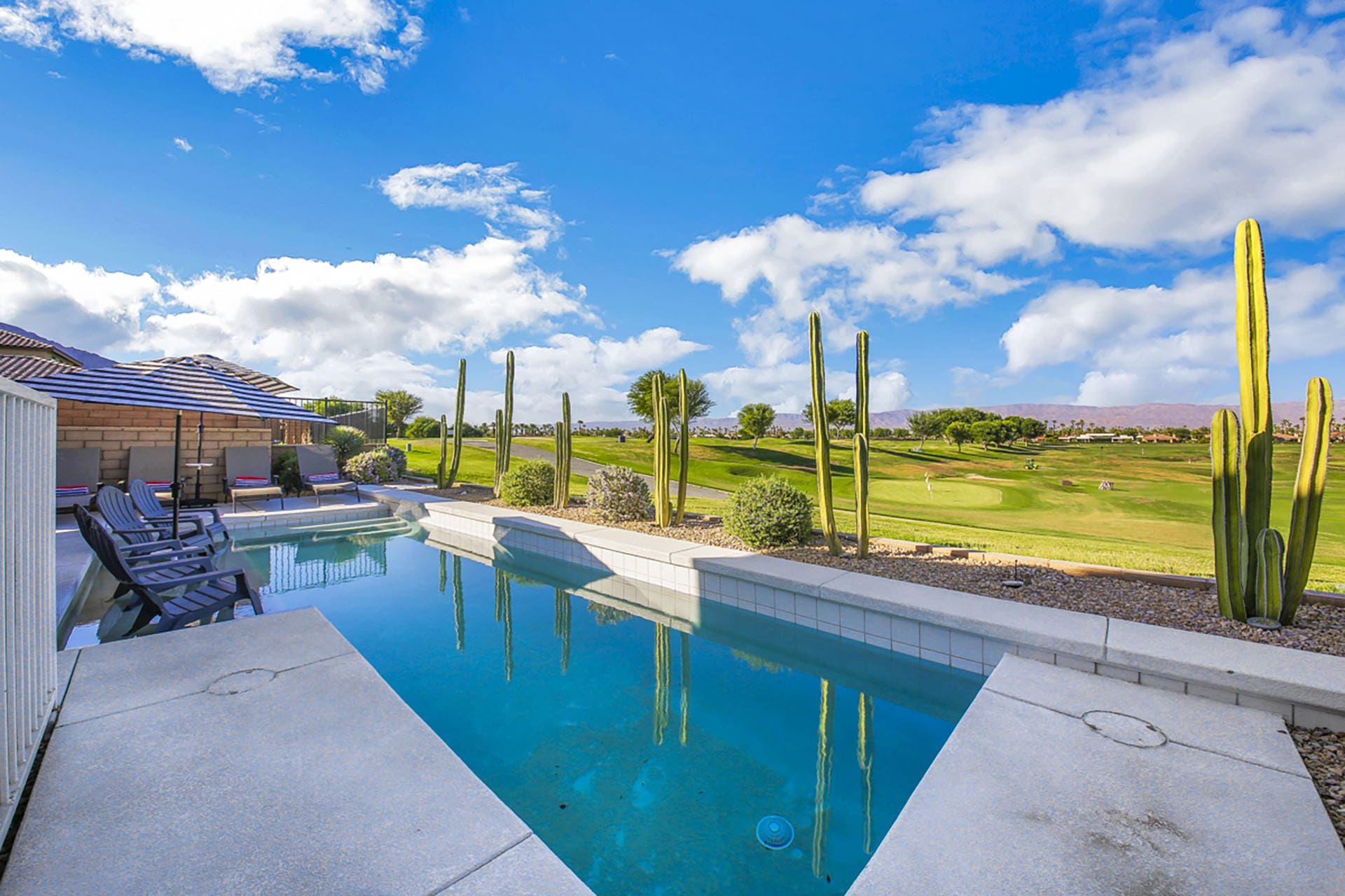 House Tamarisk La Quinta: Luxury 4-Bedroom House with Private Pool and Gym, La Quinta