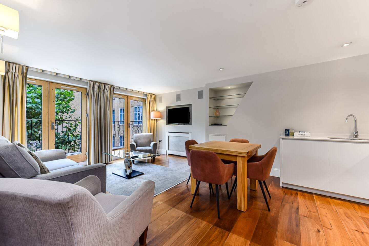 House Tavistock Bloomsbury Bloomsbury: Elegant 2-Bedroom Apartment with Balcony, Bloomsbury
