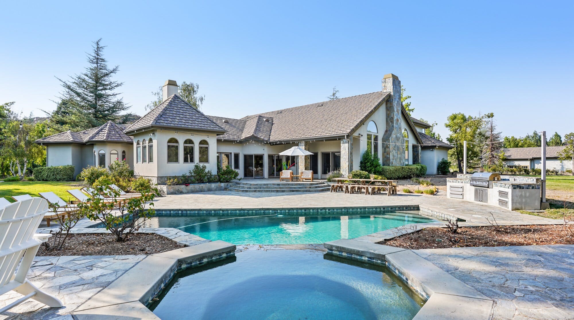 House Temecula Sausalito: Luxury 10-Bedroom Villa with Pool and Hot Tub, Temecula