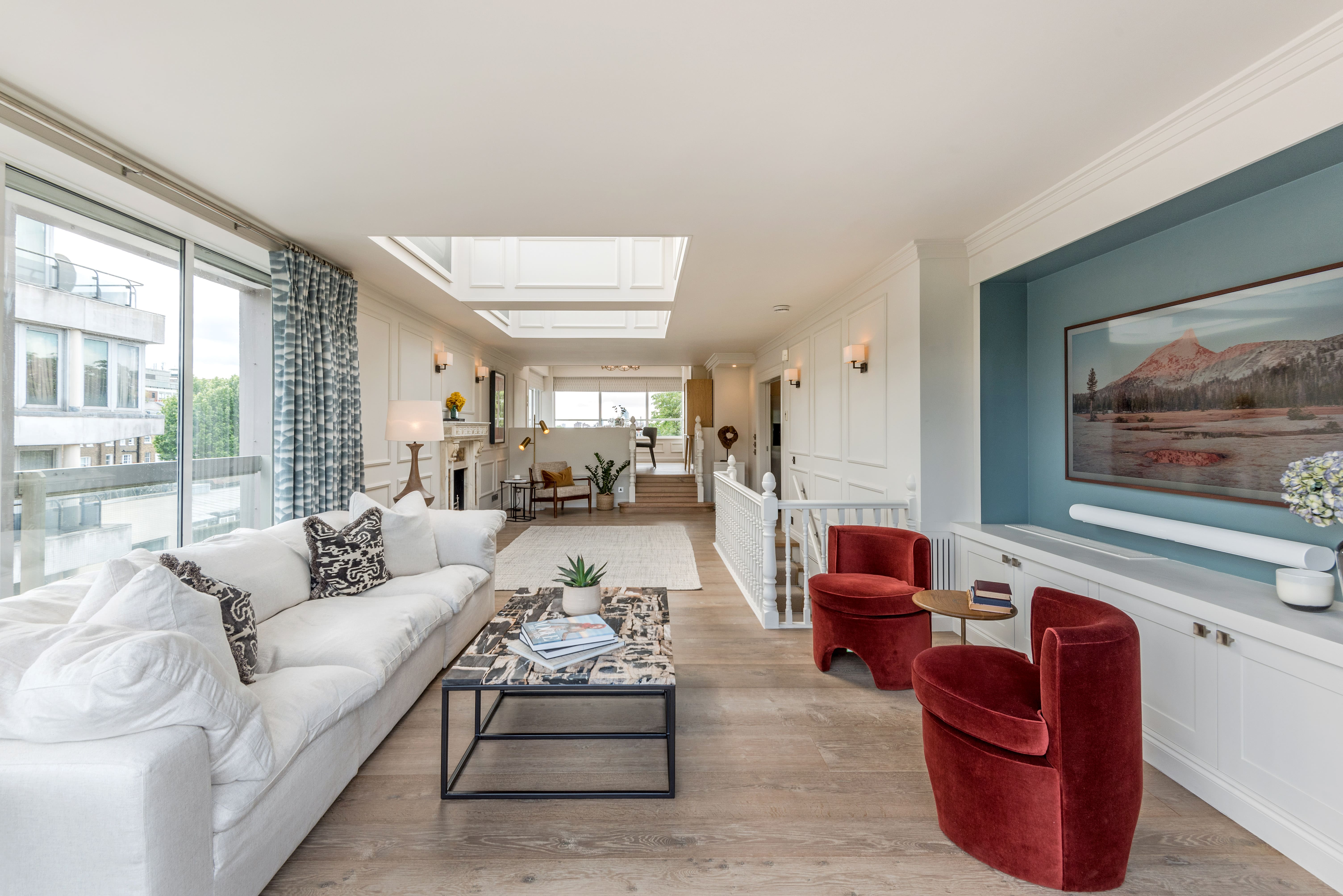 House Thackeray Kensington Kensington 2: Elegant 3-Bedroom Penthouse with Stunning Views, Kensington