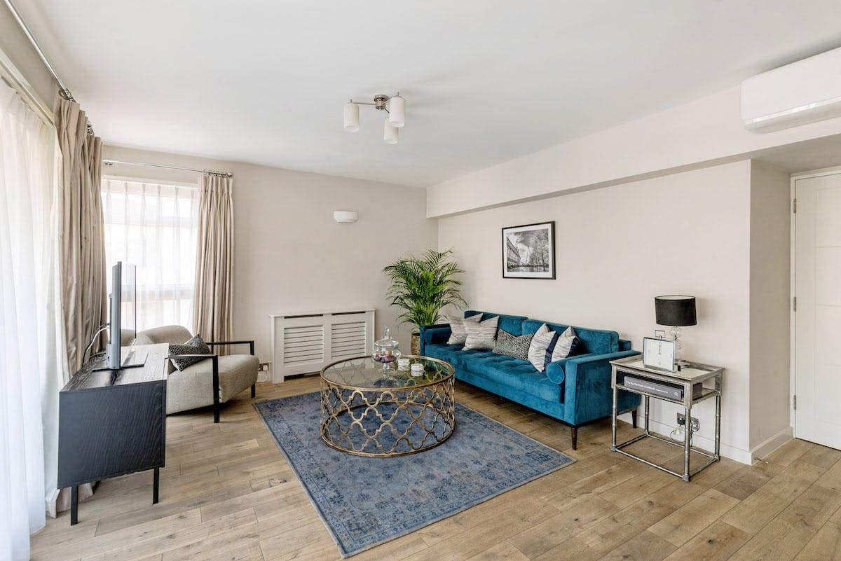 House Thackeray Kensington Kensington 5: Luxury 2-Bedroom Apartment with Family-Friendly Features, Kensington