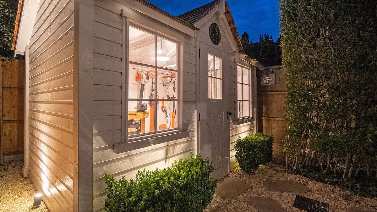 House Thames Windsor Windsor: Elegant 5-Bedroom Townhouse for Families, Windsor