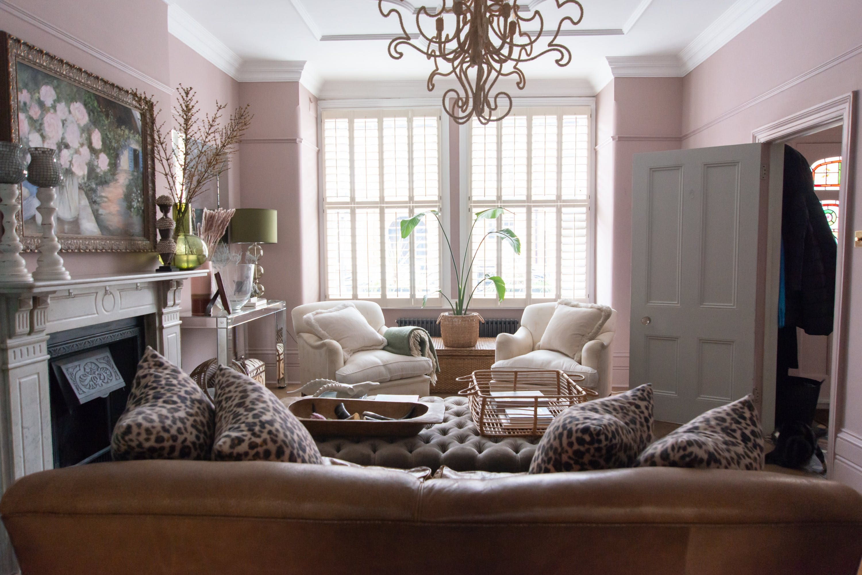 House Tooting Balham: Spacious 5-Bedroom Townhouse with Tennis Court, Balham