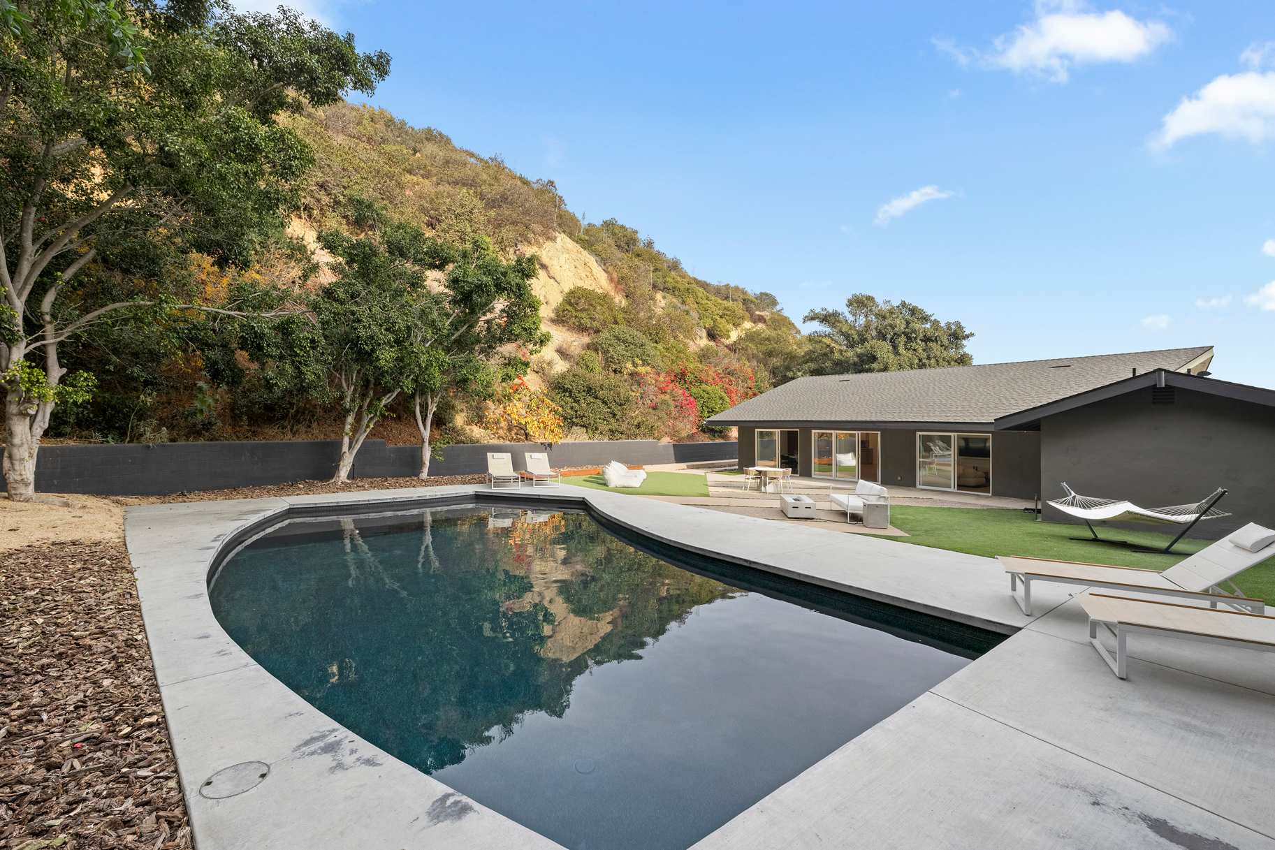 House Topanga Laurel Laurel Canyon: Luxury 4-Bedroom Villa with Pool and Hot Tub, Los Angeles