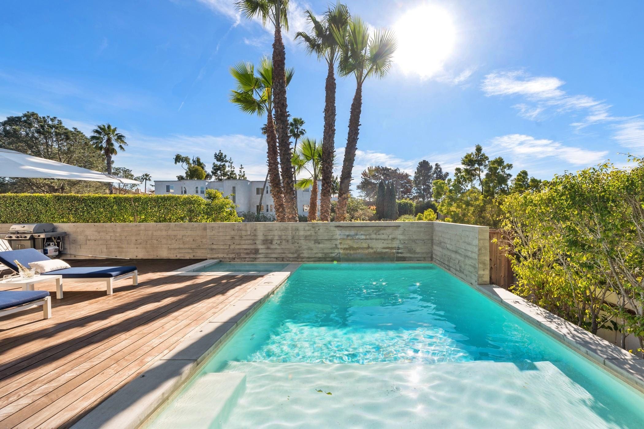 House Torrey Del Mar: 4-Bedroom Luxury Apartment with Pool and Sea Views, Del Mar