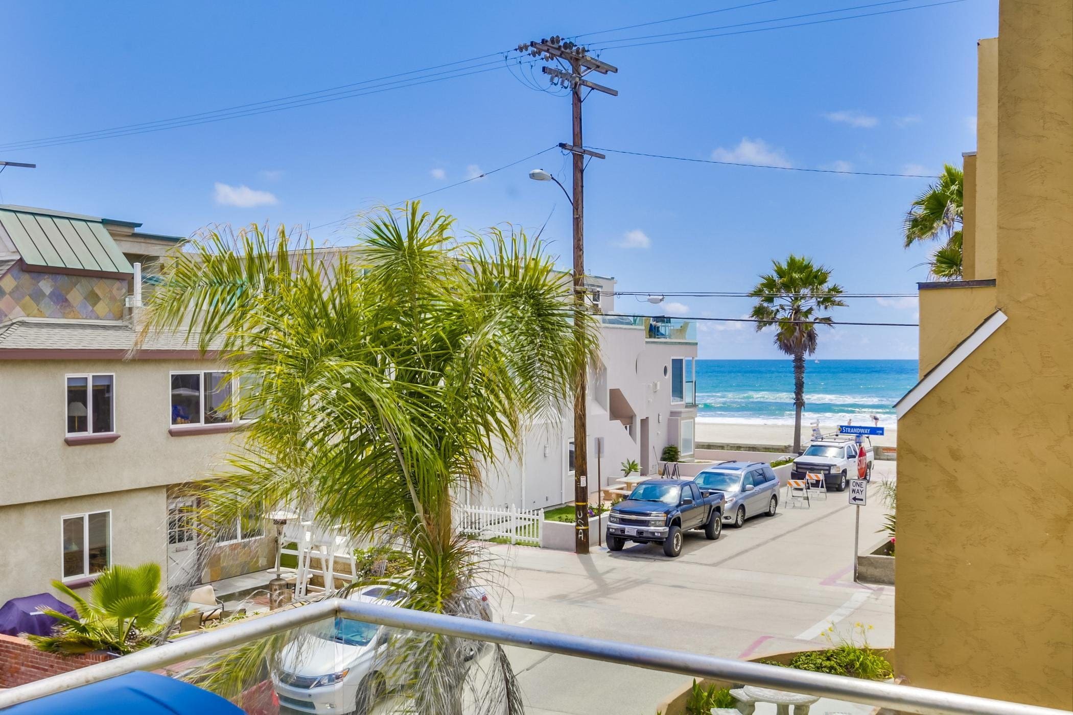 House Torrey Mission Mission Beach 2: Spacious 3-Bedroom Apartment with Ocean Views, Mission Beach