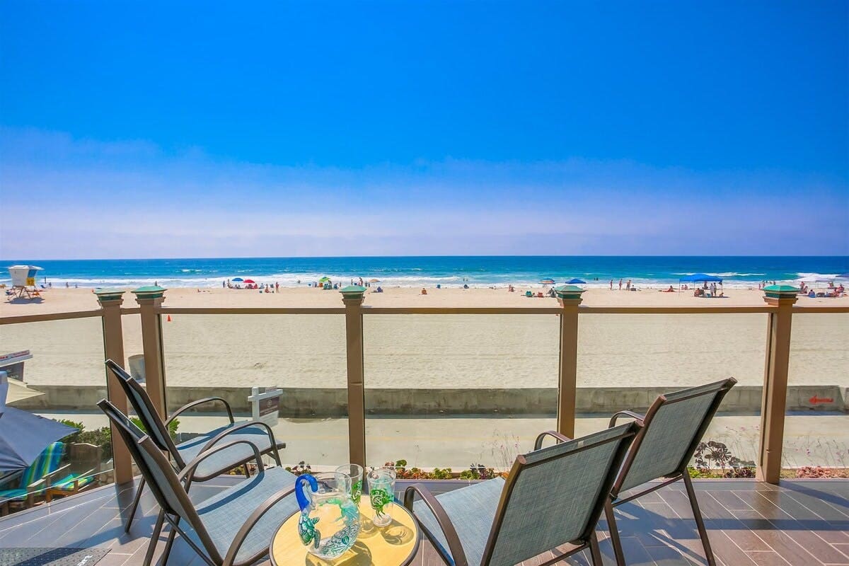 House Torrey Mission Mission Beach: Luxury 3-Bedroom House with Beachfront Views, Mission Beach