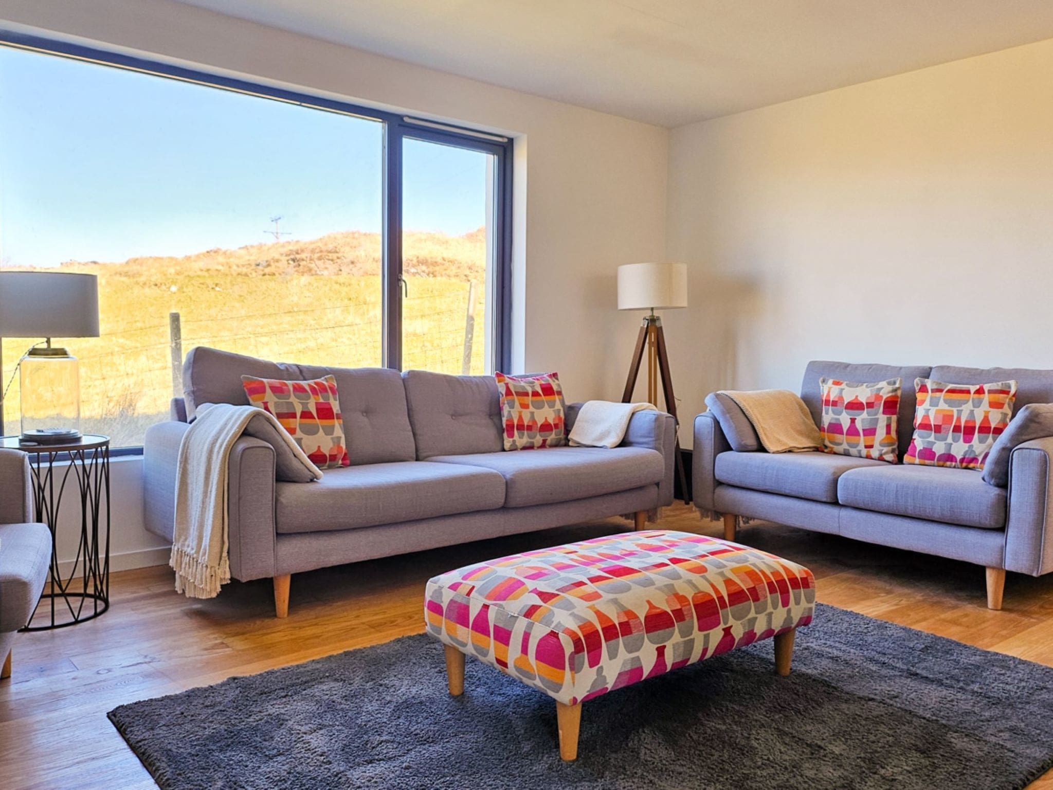House Torrin Skye: Modern 4-Bedroom House with Garden and Sea Access near Dunscaith Castle Scotland