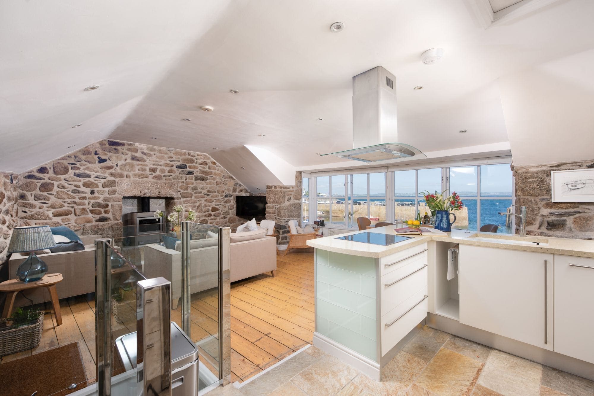 House Tregonning Mousehole: Charming 2-Bedroom Apartment with Sea Views in Mousehole Cornwall