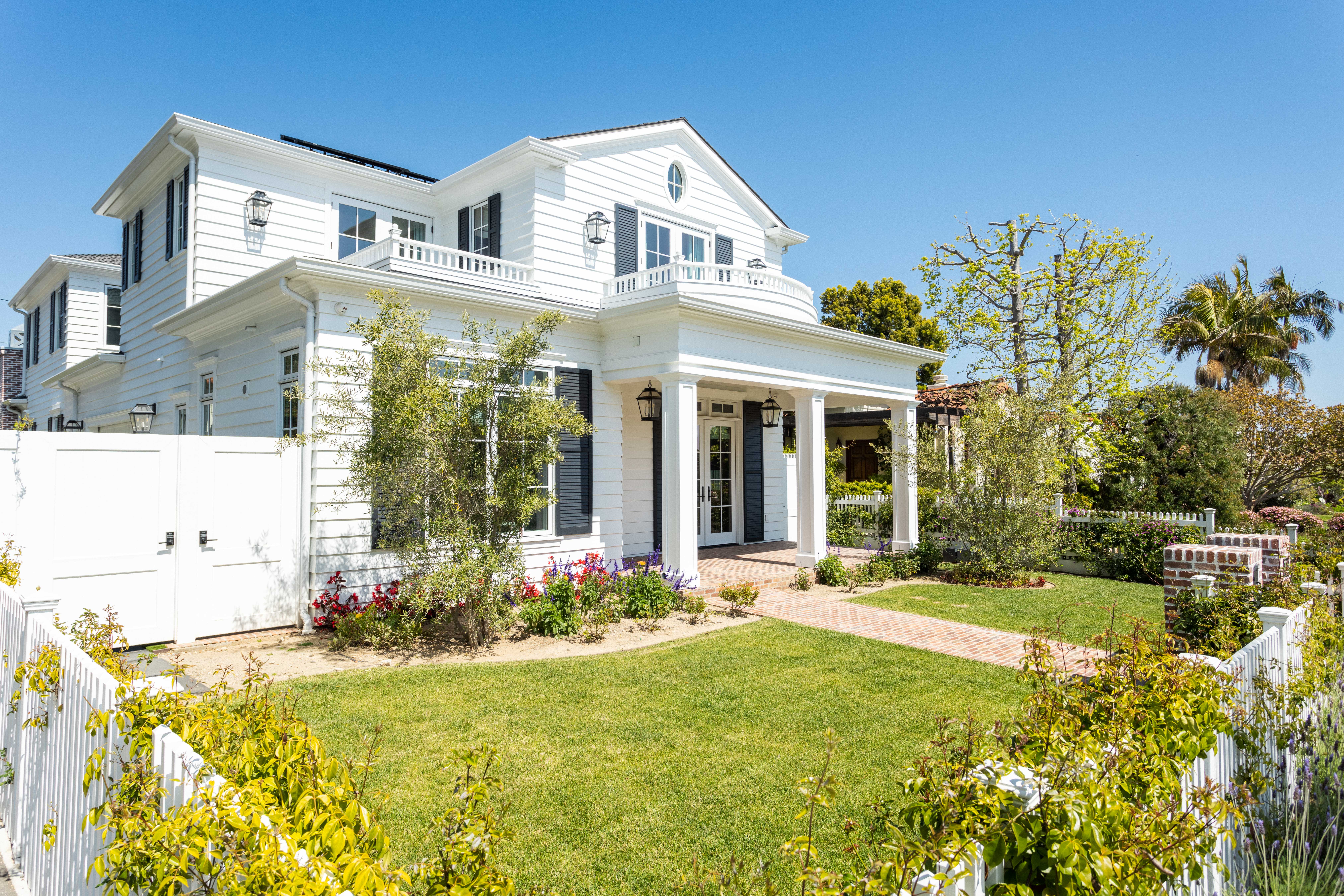 House Tujunga Santa Monica: Luxury 5-Bedroom Apartment with Seaview and Family-Friendly Features, Santa Monica