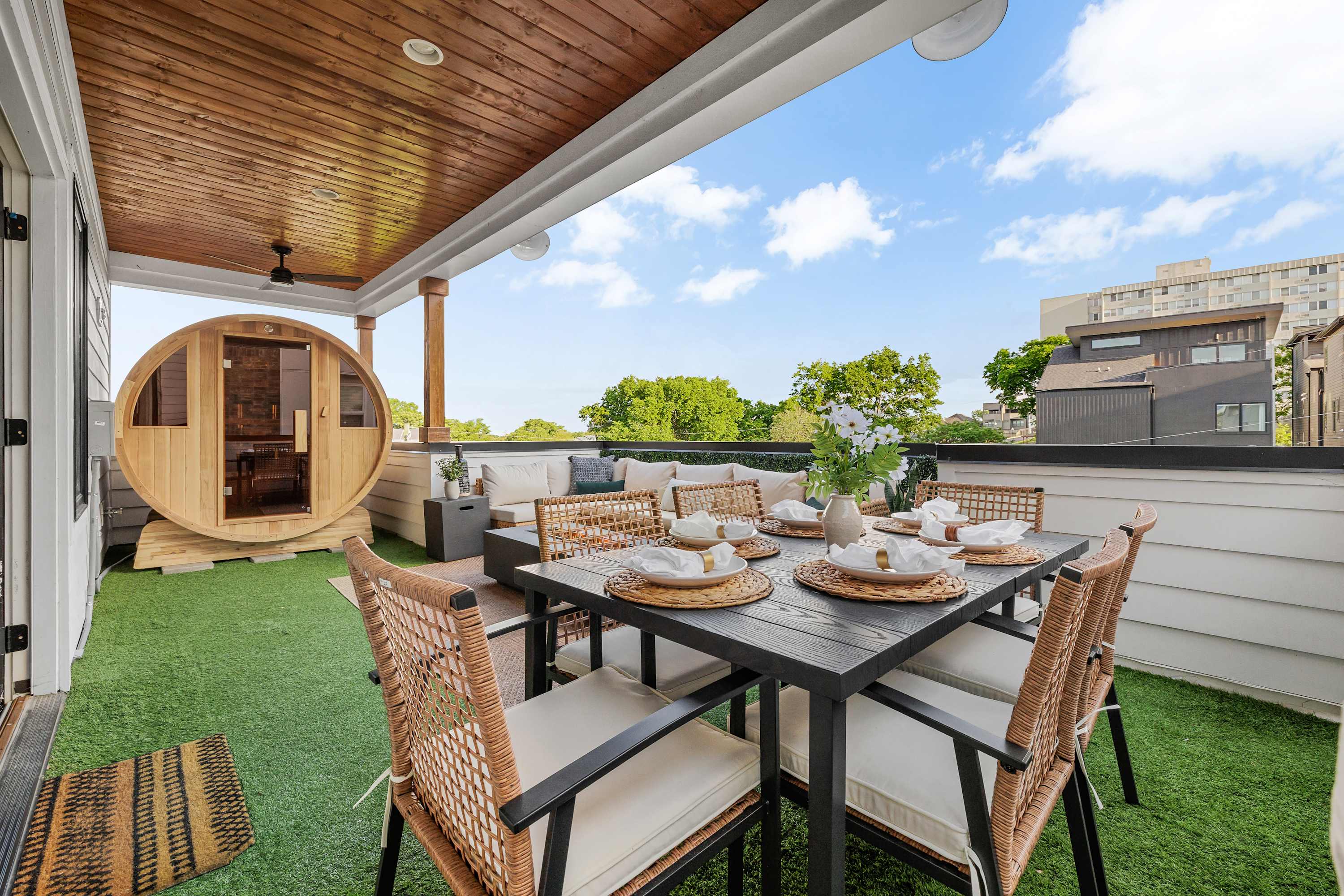 House Tulip Grove: Luxury 5-Bedroom Villa with Sauna and Rooftop Patio, Nashville