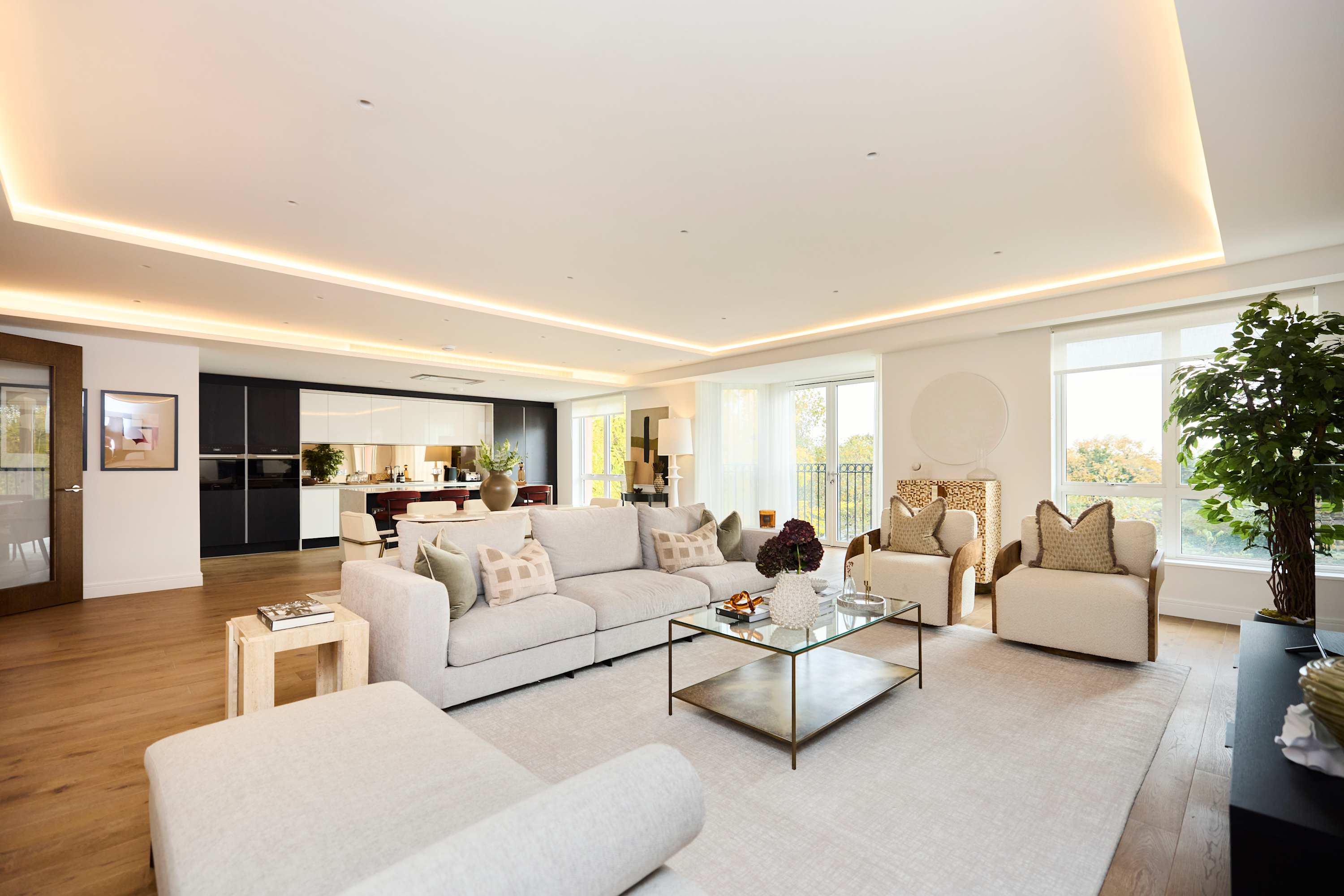 House Tyburn Bayswater: Elegant 3-Bedroom Apartment with Hyde Park Views, London