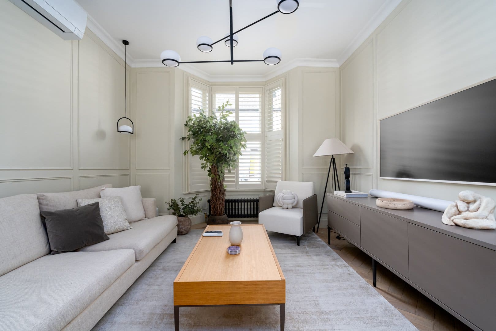 House Tyburn Paddington Paddington: Stylish 3-Bedroom Townhouse Rental with Garden and Air-Con, Paddington London