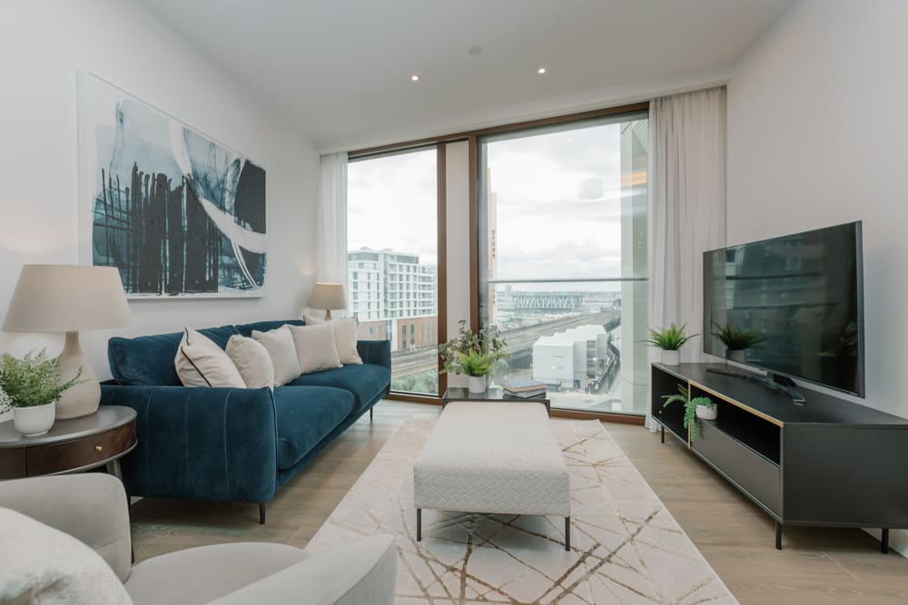 House Vauxhall Blossom: Luxury 2-Bedroom Apartment with Pool, Vauxhall