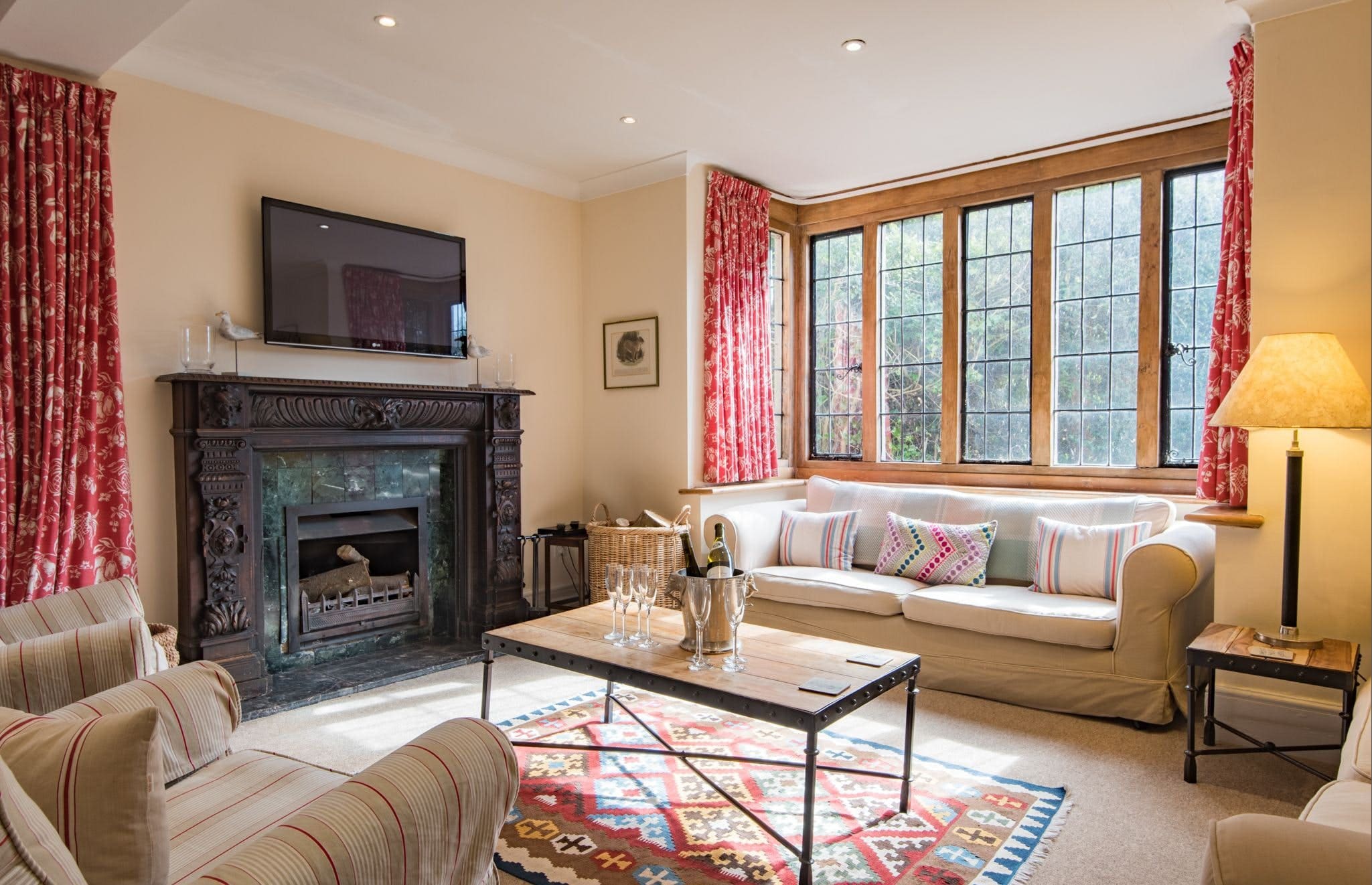 House Walmer Deal: Luxury 5-Bedroom Apartment with Hot Tub and Sea View, Deal