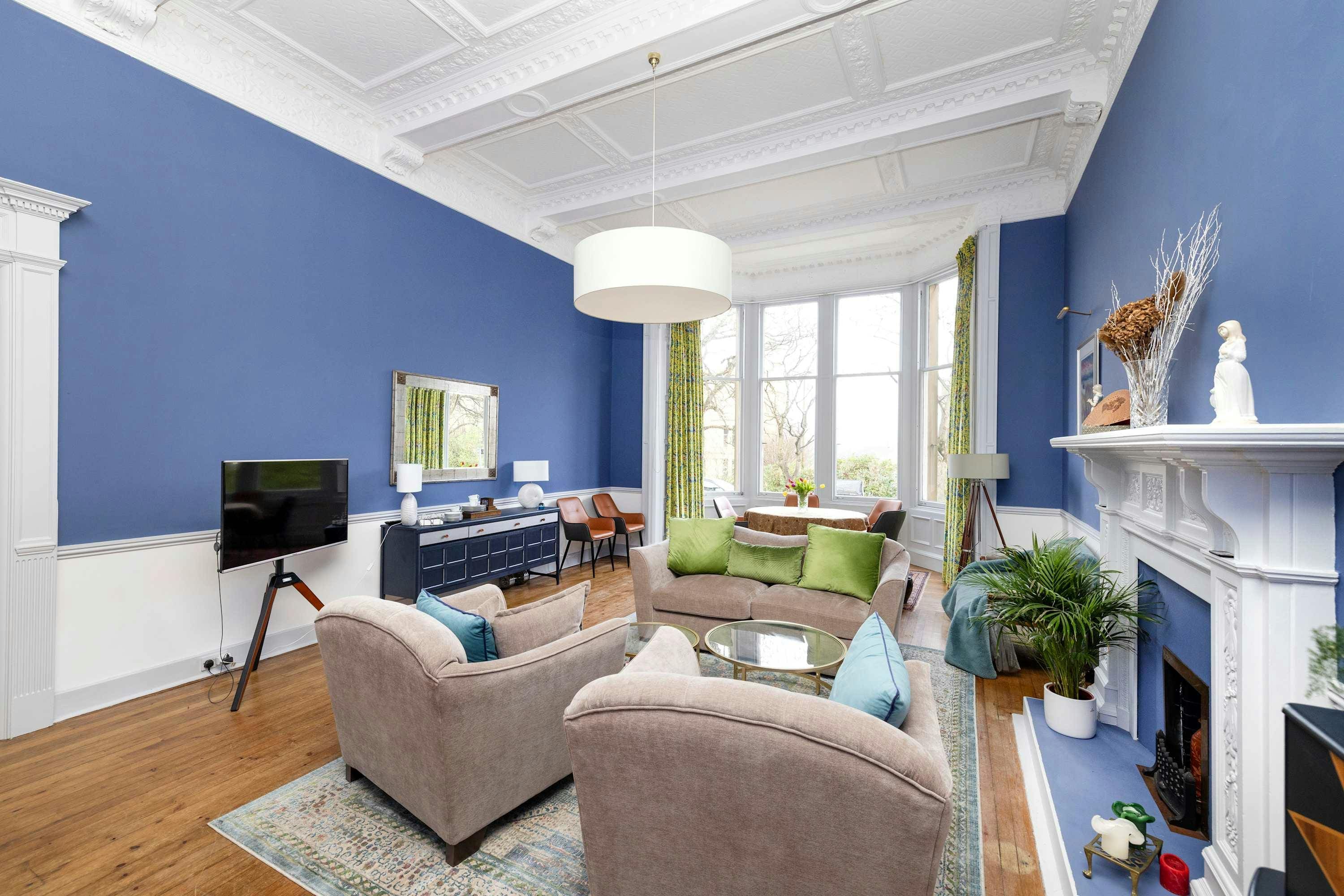 House Water Dean: Luxury 2-Bedroom Townhouse with Family-Friendly Features, Edinburgh