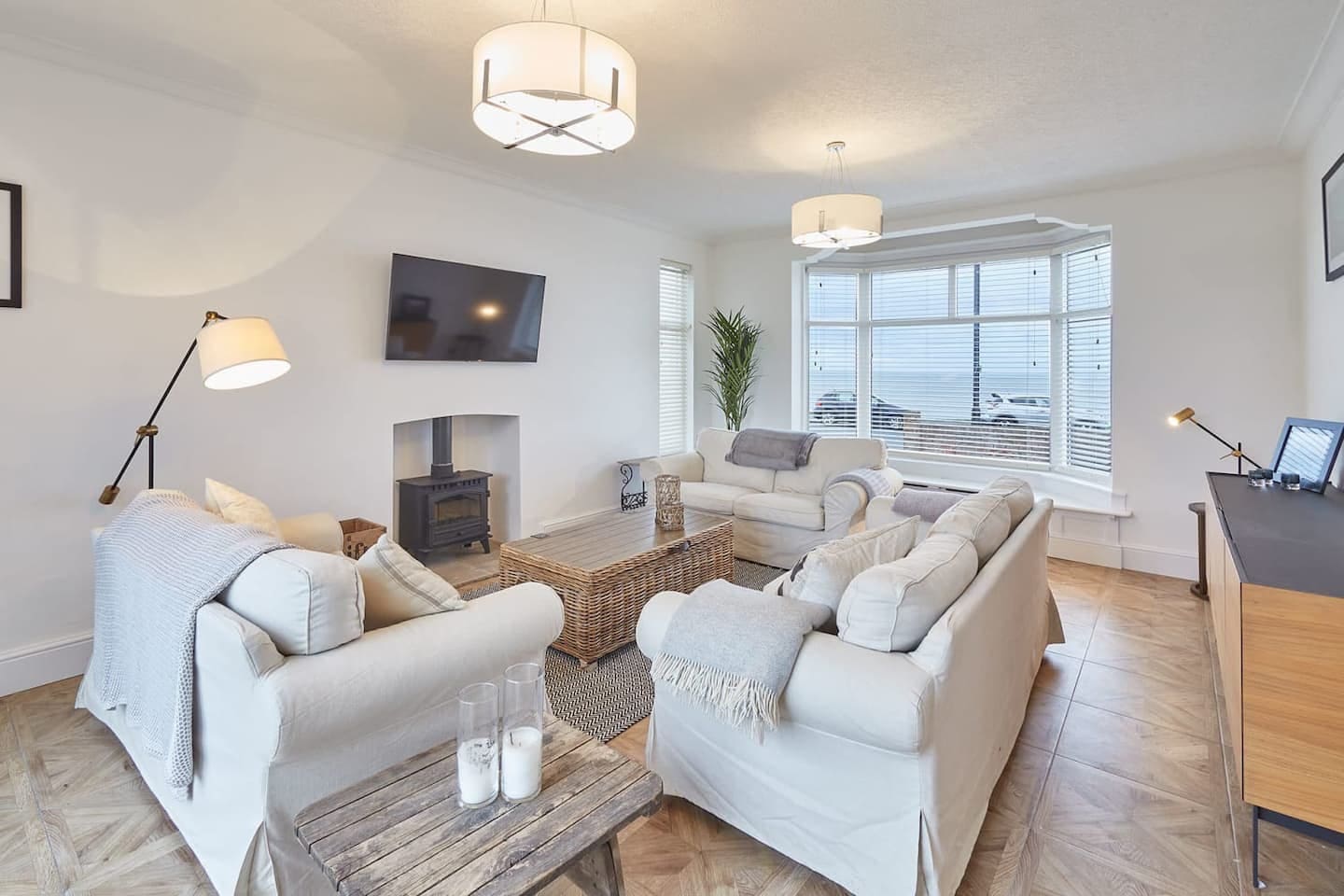 House Whitby Cliff: Spacious 5-Bedroom Apartment with Sea Views, Whitby