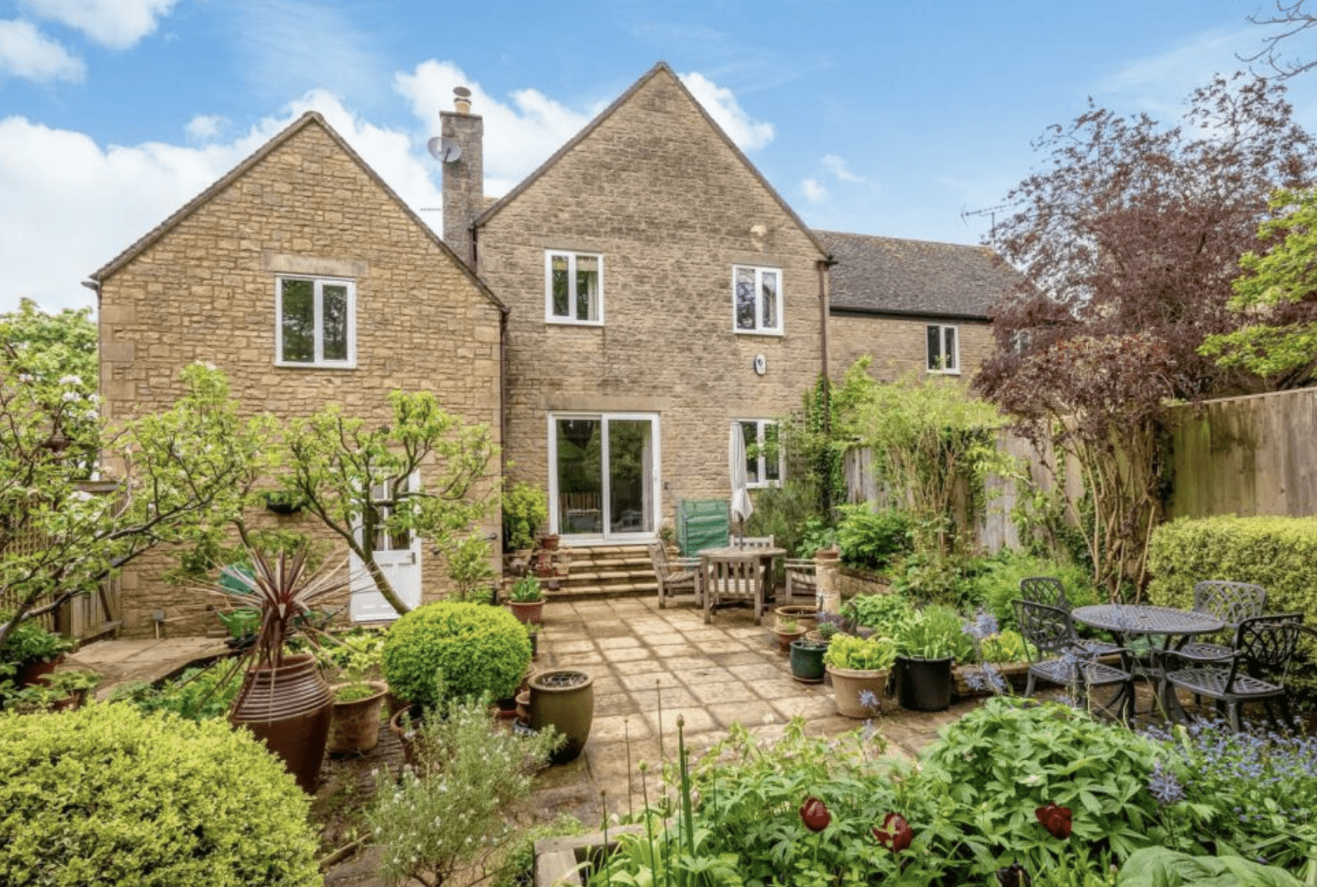 House Wychwood Charlbury Charlbury: Charming 4-Bedroom House with Garden and BBQ, Oxfordshire