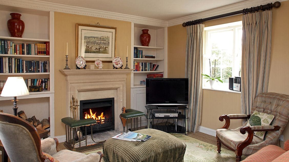 House Wychwood Chipping Norton: Charming 2-Bedroom House with Countryside Views, Oxfordshire