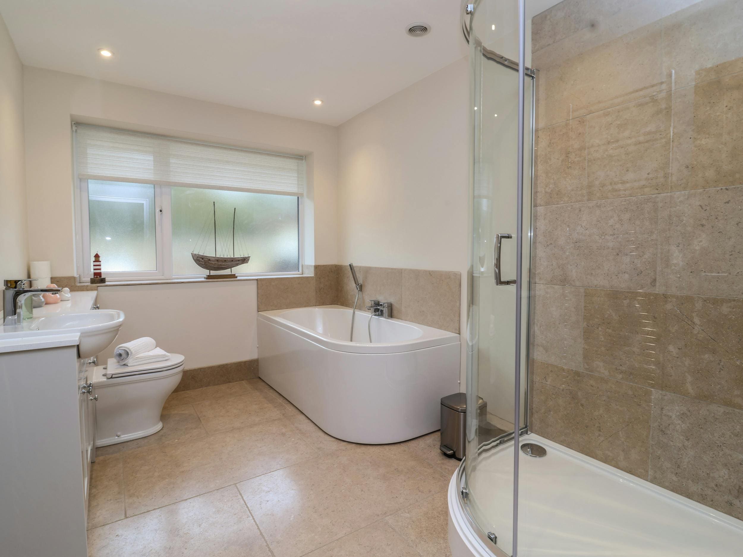 House Wytham Oxfordshire Oxfordshire: Luxury 8-Bedroom House in Countryside Setting, Oxfordshire