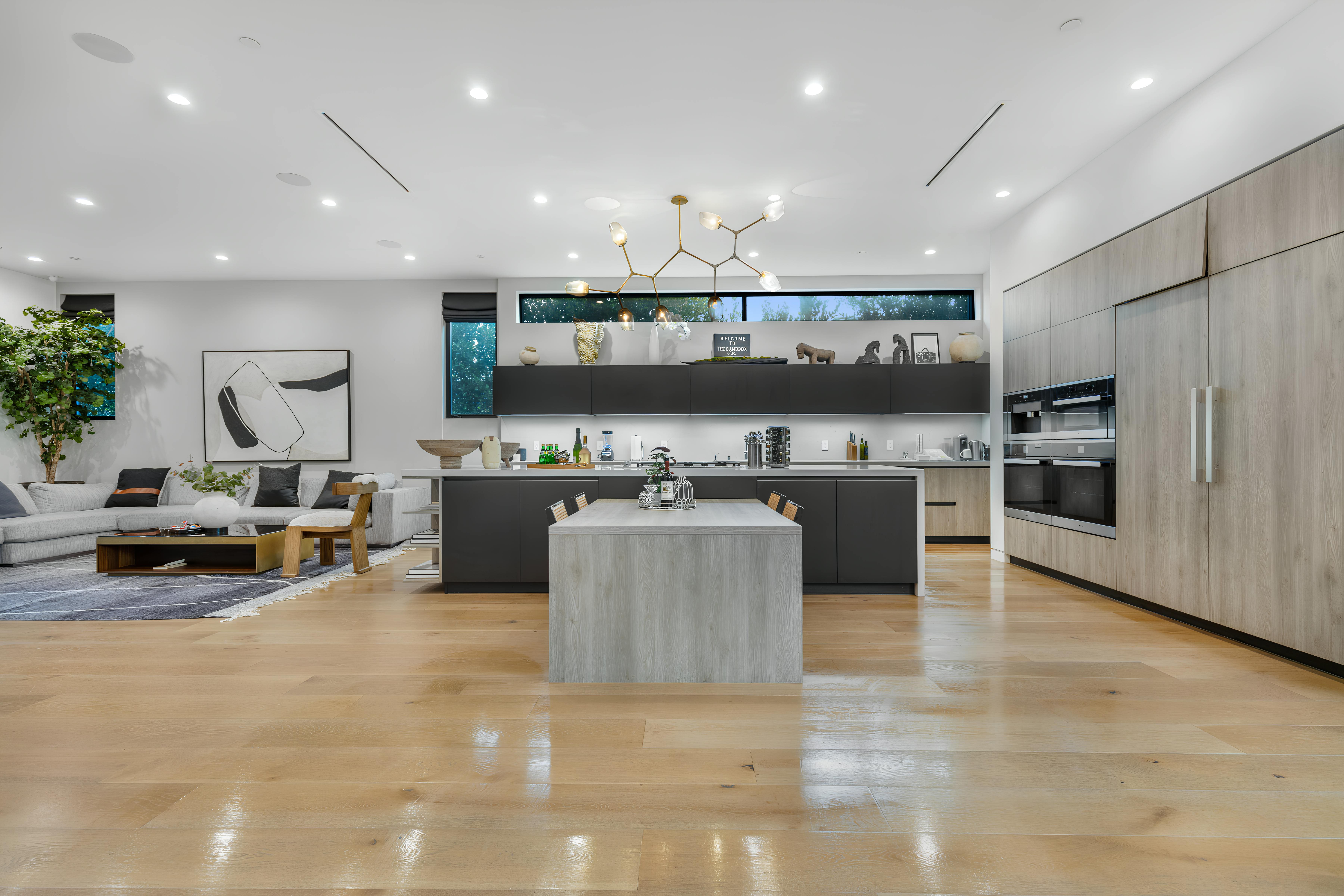 House Yucca Fairfax: Luxury 4-Bedroom Villa with Pool and Hot Tub, Los Angeles