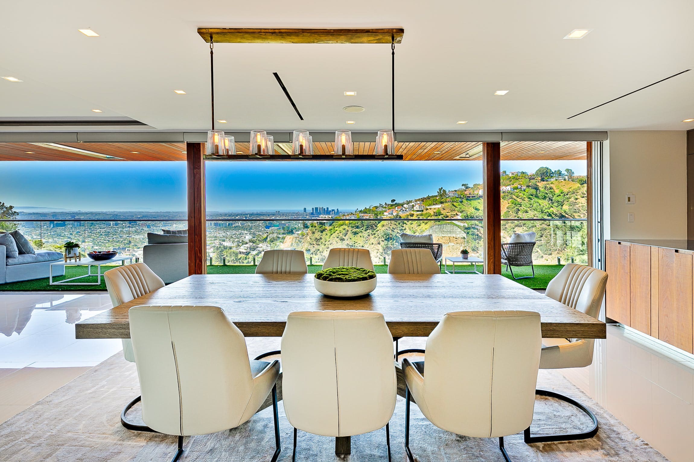 House Yucca Laurel Laurel Canyon: 5-Bedroom Luxury Apartment with Pool and Hot Tub, Los Angeles