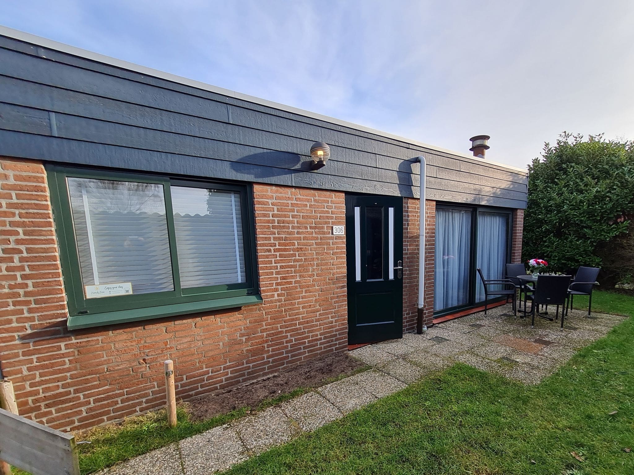 Huis Binnenduin Noordwijkerhout: Modern 2-Bedroom Holiday Bungalow with Lake Access Near Amsterdam and The Hague