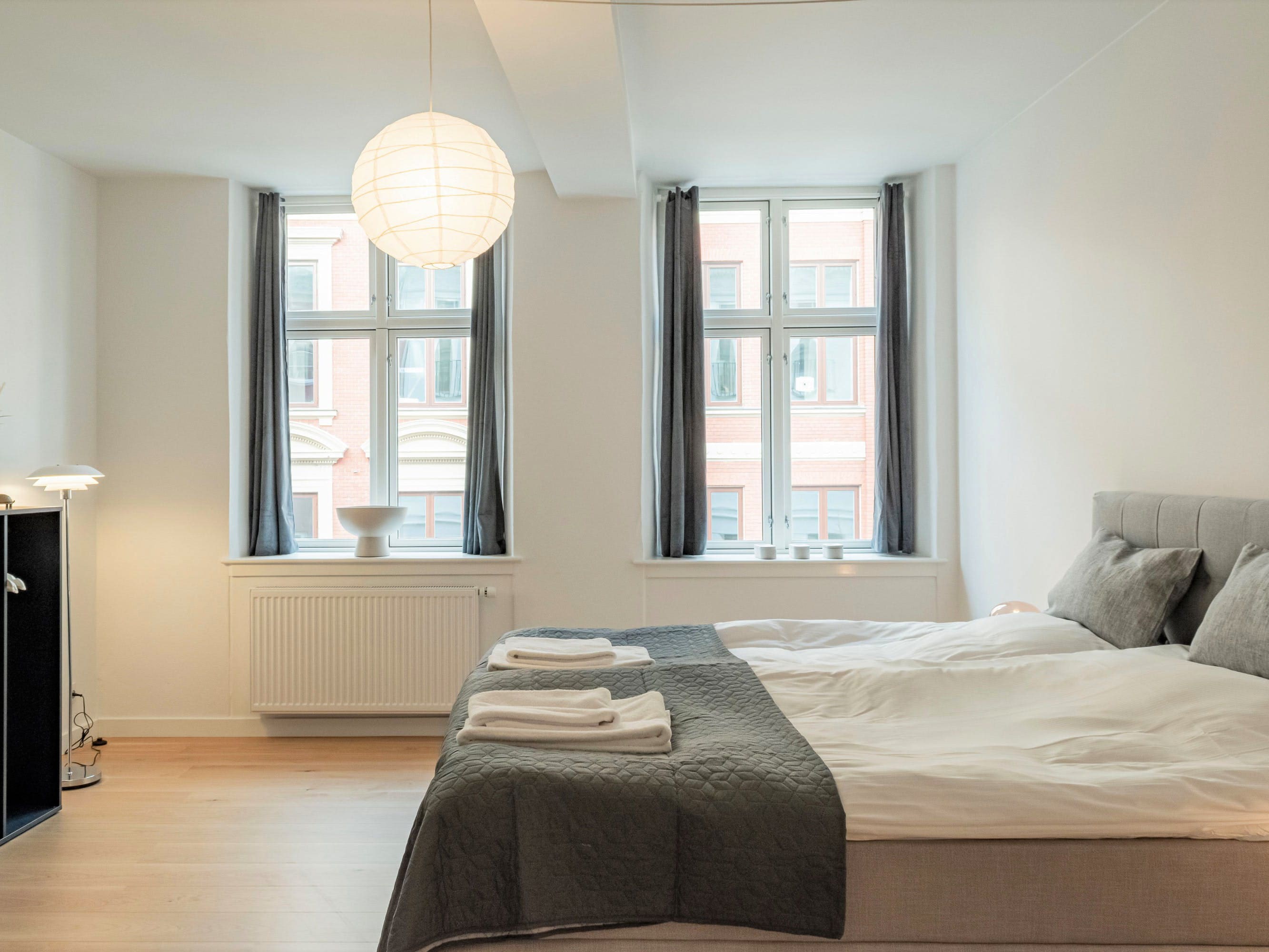 Hus Havnefront Indre By Indre By: Spacious 4-Bedroom Apartment with Seaview, Indre By