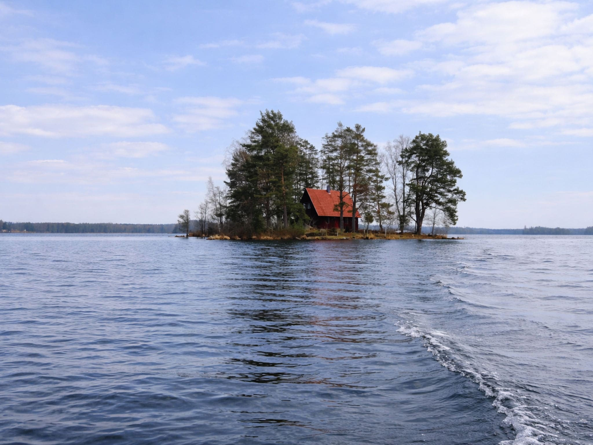 Hus Klintar Tingsryd: Beautiful 4-Bedroom Lakefront Villa with Panoramic Sea Views and Private Jetty in Tingsryd Sweden