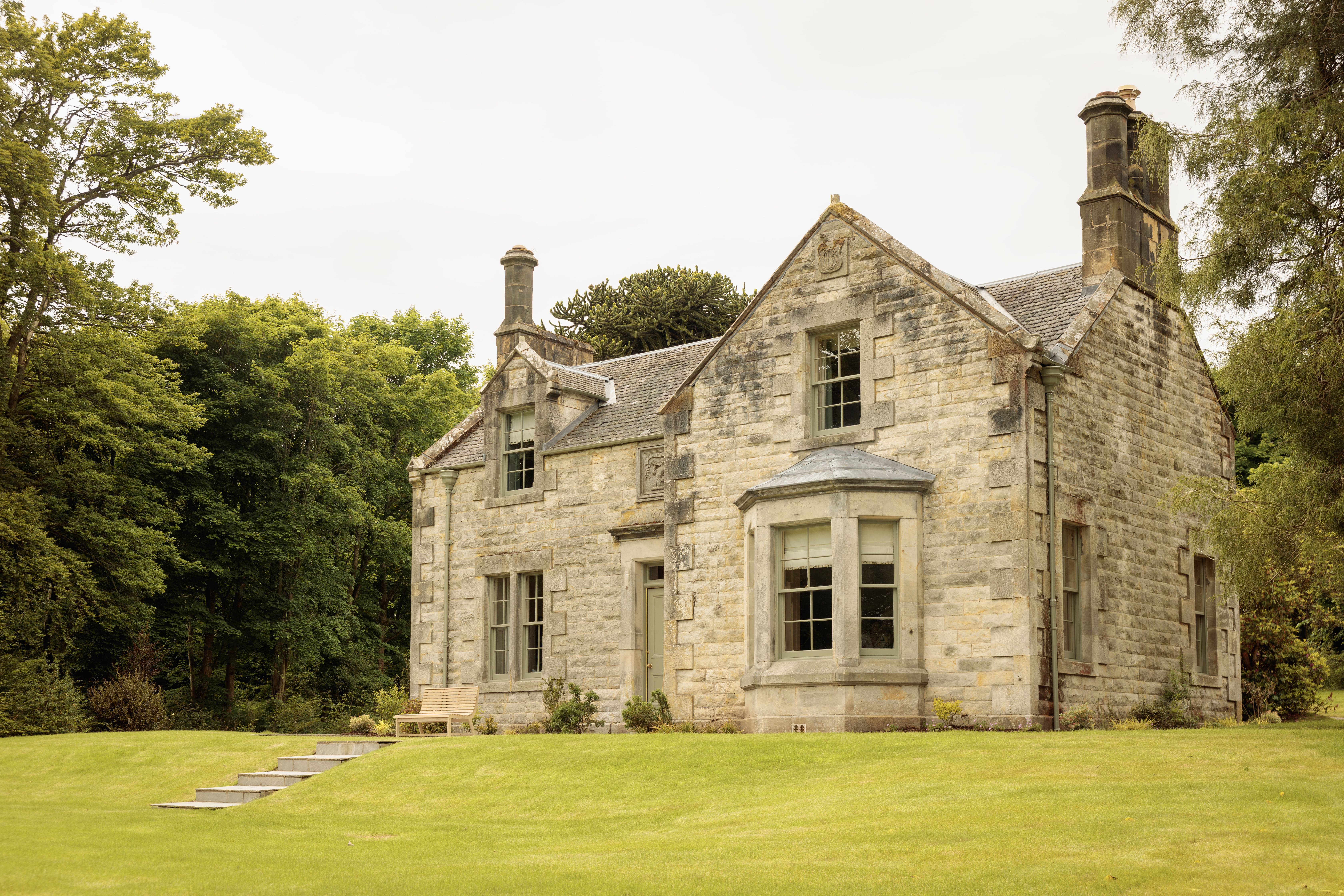 Jardin de Muir: Luxury 4-Bedroom House with Hot Tub, Midlothian