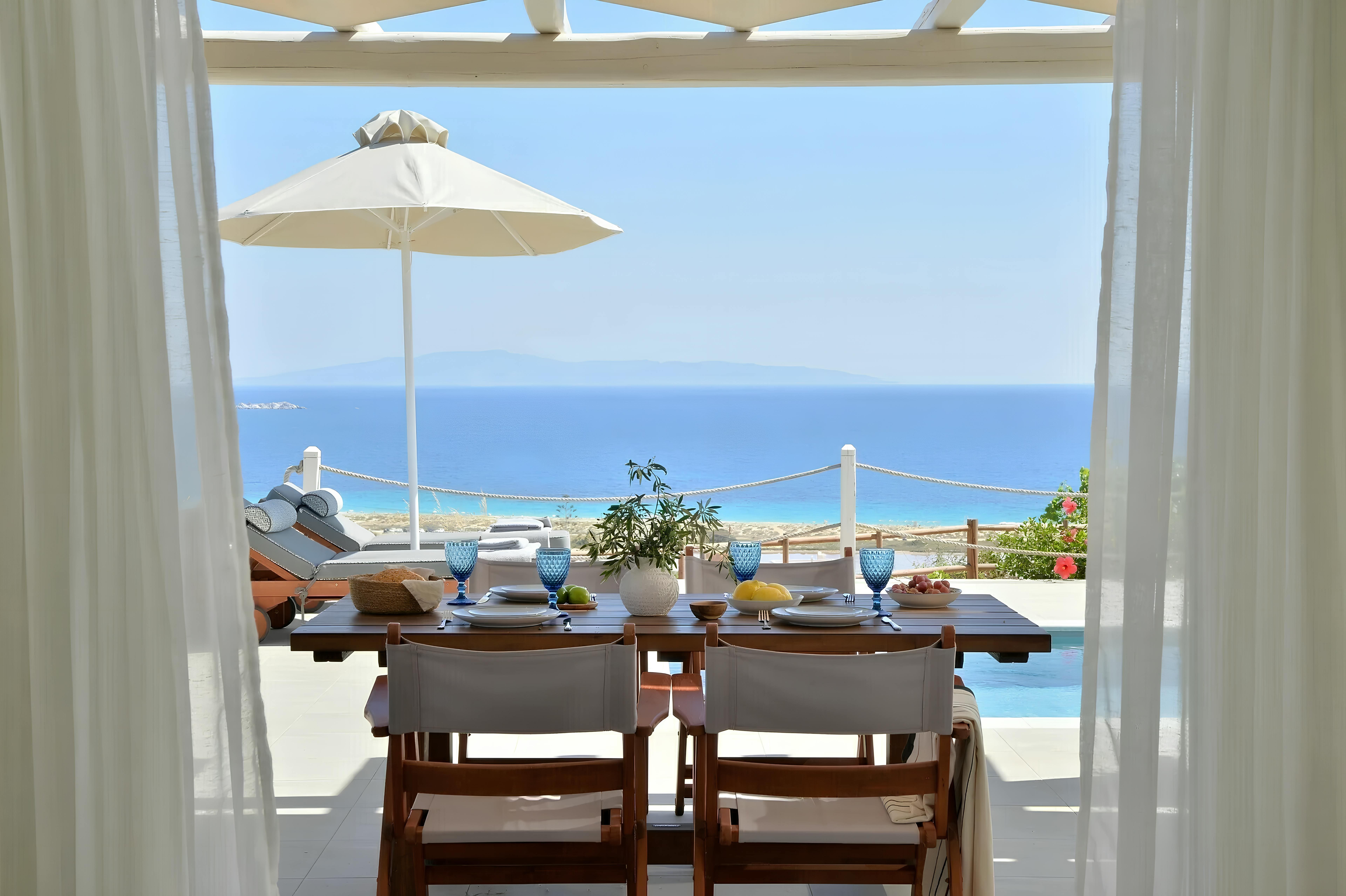 Kallisti Tis Thalassas: Elegant 2-Bedroom House with Sea Views and Pool, Naxos