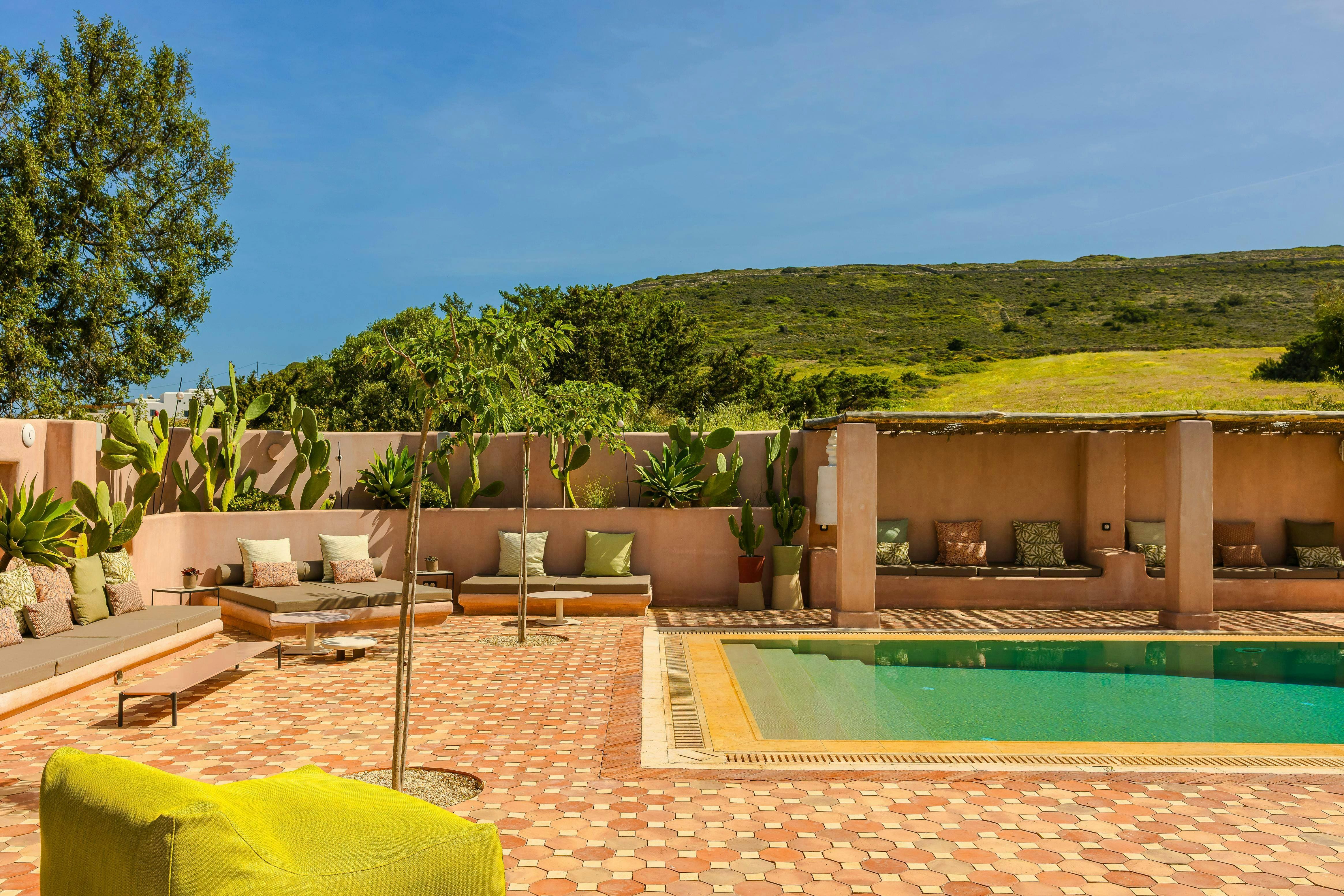 Kastro Agiou Georgiou: Stunning 6-Bedroom Luxury Villa with Pool, Paros