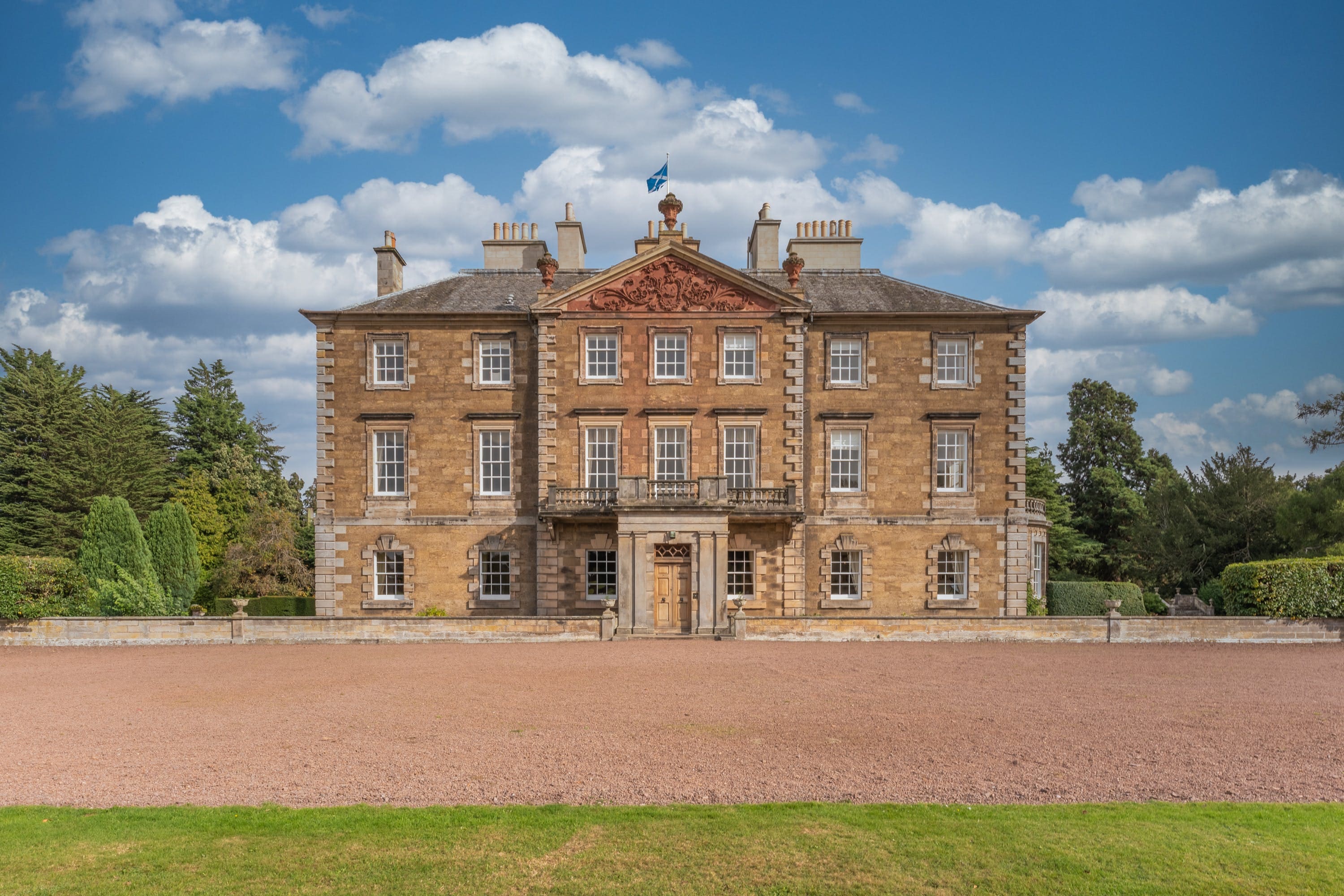 Kinloch House: Elegant 10-Bedroom Safari Lodge with Historic Charm, East Lothian