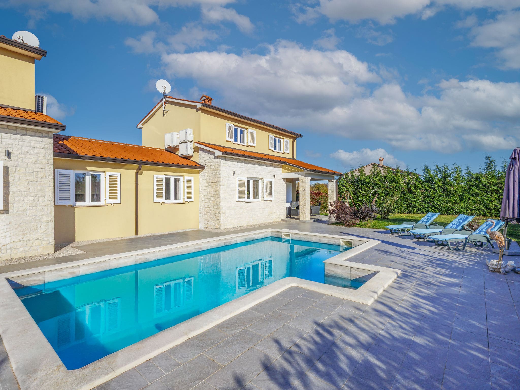 Kuća Bartul Labin: Magnificent 6-Bedroom Croatian Villa with Private Pool and Outdoor Kitchen in Historic Istria