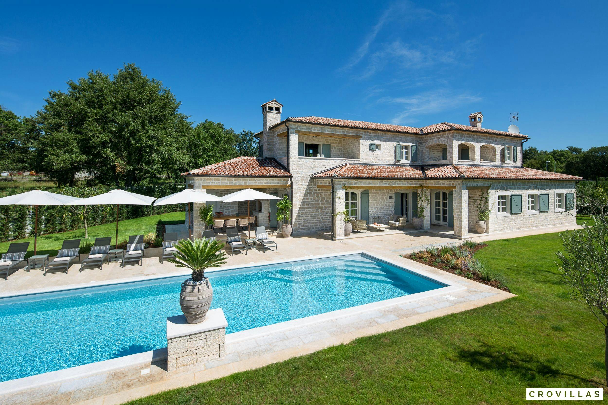 Kuća Bora Istria: Spacious 5-Bedroom Apartment with Seaview and Pool, Istria County