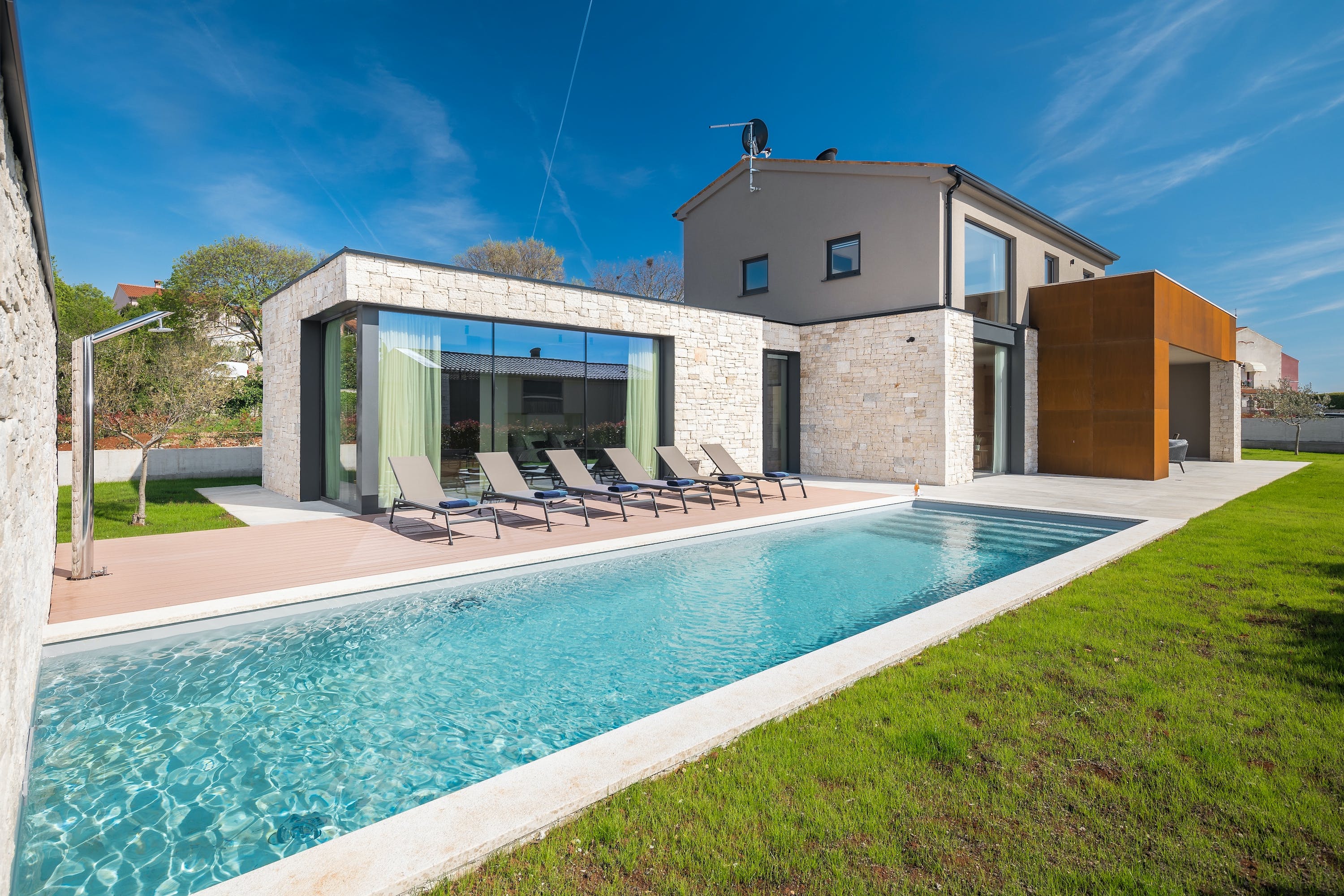 Kuća Bora Rovinj Istria: Stylish 3-Bedroom Apartment with Sea Views and Pool, Istria