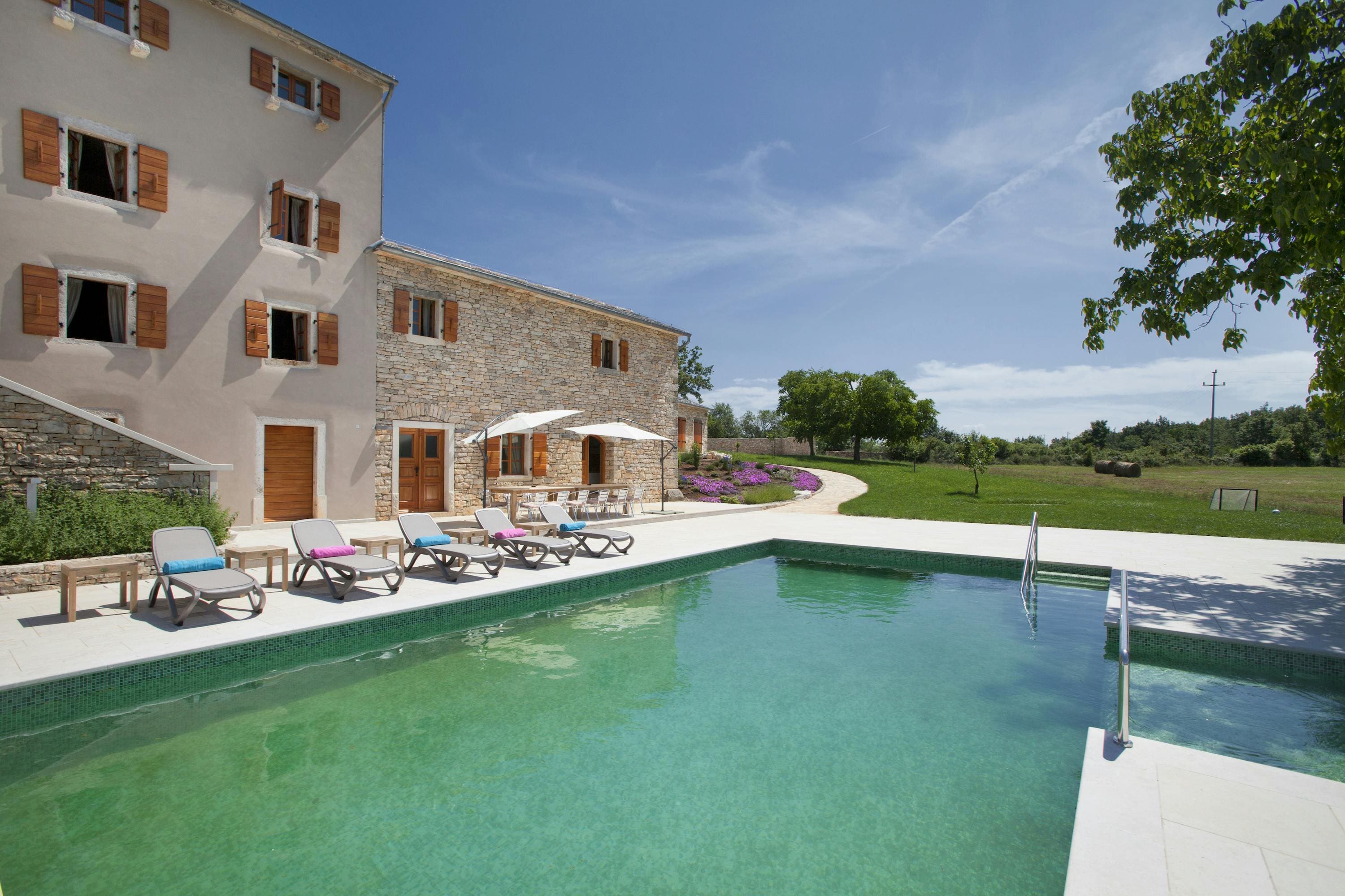 Kuća Bora Rovinj: Spacious 7-Bedroom Apartment with Pool, Istria