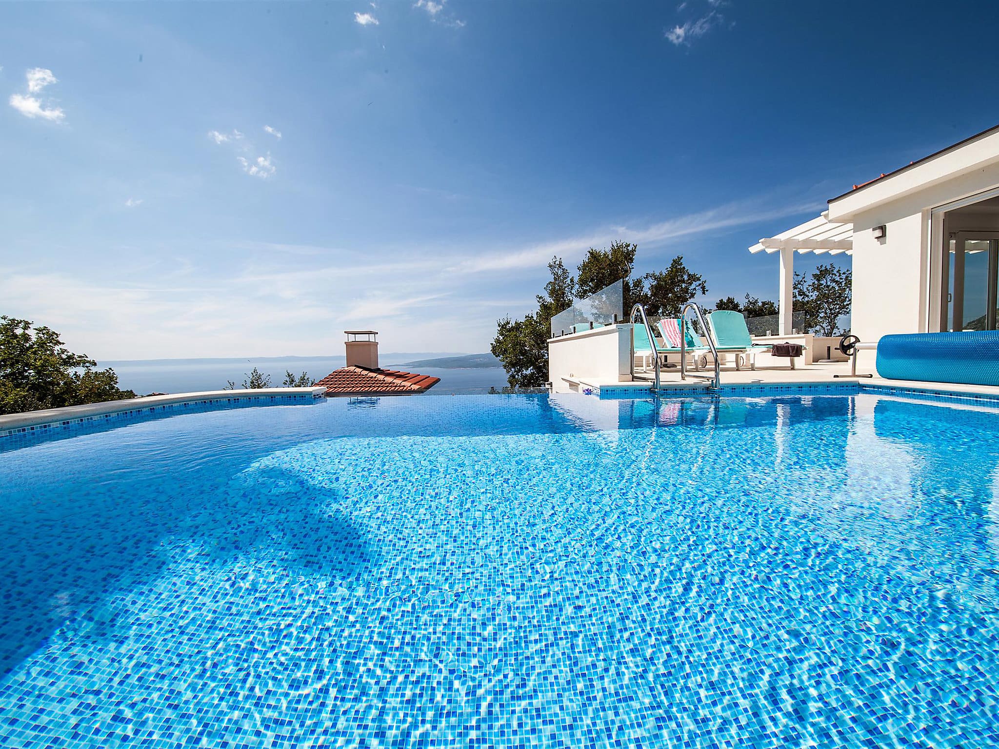 Kuca Bura Baska: Magnificent 5-Bedroom Croatian Villa with Heated Pool and Sea Views on the Makarska Riviera