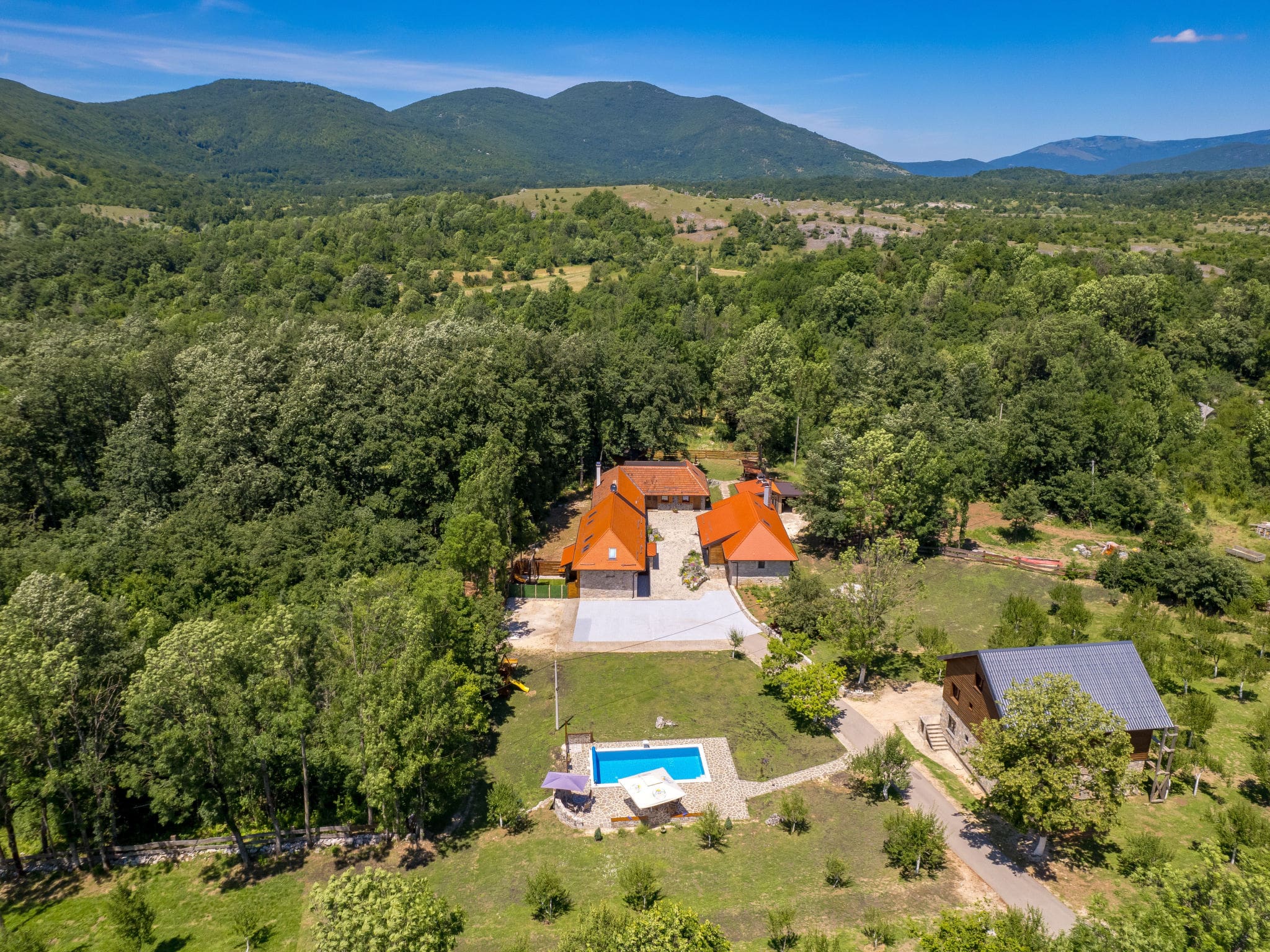 Kuca Bura Gracac: Stunning 4-Bedroom Country Estate with Heated Pool and Wellness Spa in Rural Croatia