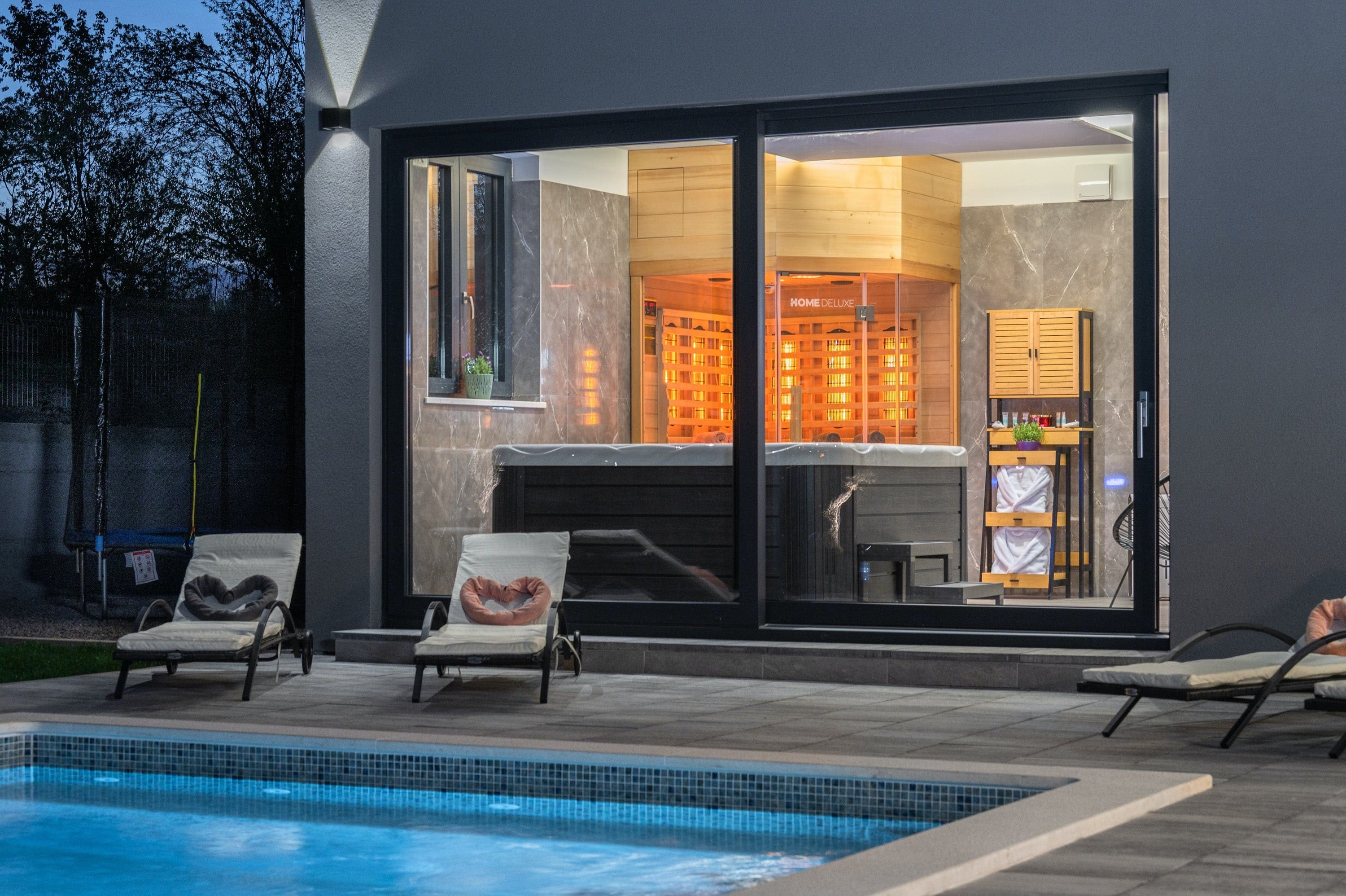 Kuća Bura Istria: Elegant 2-Bedroom Apartment with Hot Tub and Pool, Istria