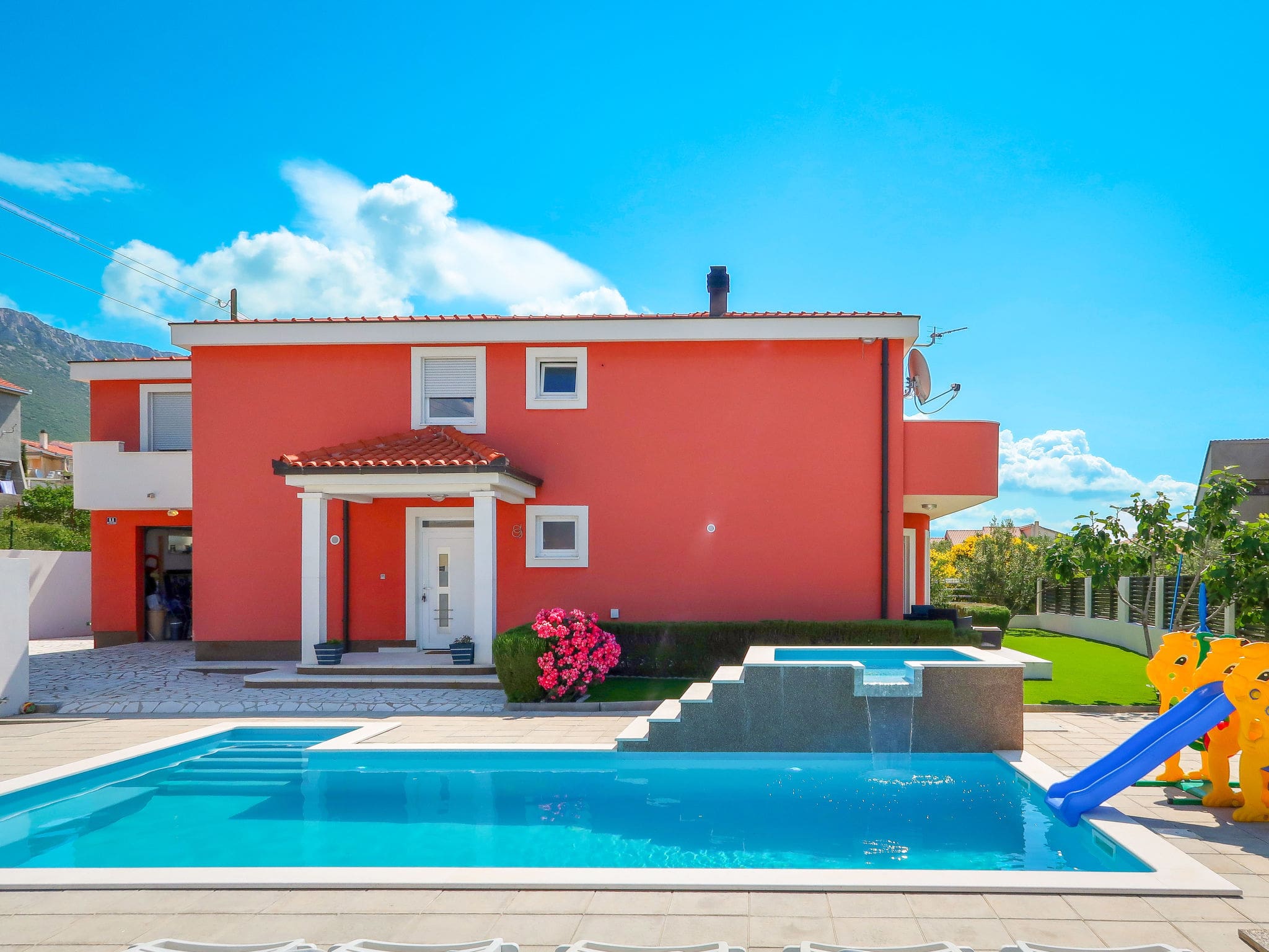 Kuca Bura Kastela: Stunning 5-Bedroom Family Villa with Heated Pool and Gardens in Central Dalmatia