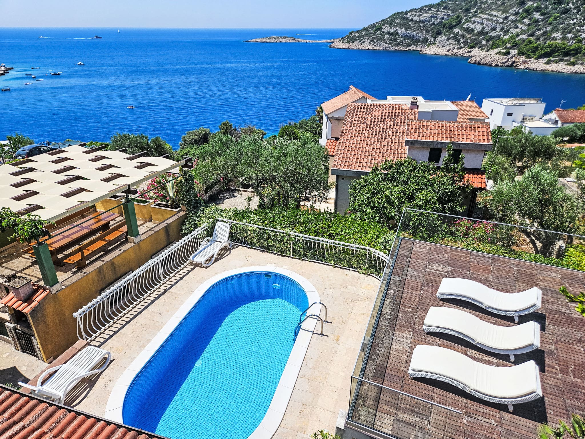 Kuca Bura Rogoznica: Stunning 4-Bedroom Beachfront Villa with Heated Pool and Sea Views in Croatia