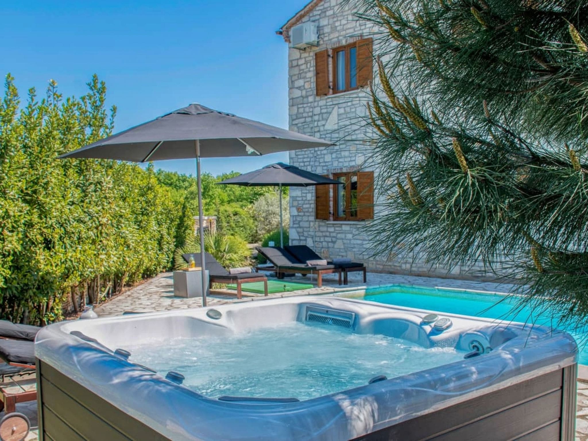 Kuća Čabrunići Pula: Luxury Four-Bedroom Villa with Private Pool and Countryside Views near Pula Croatia