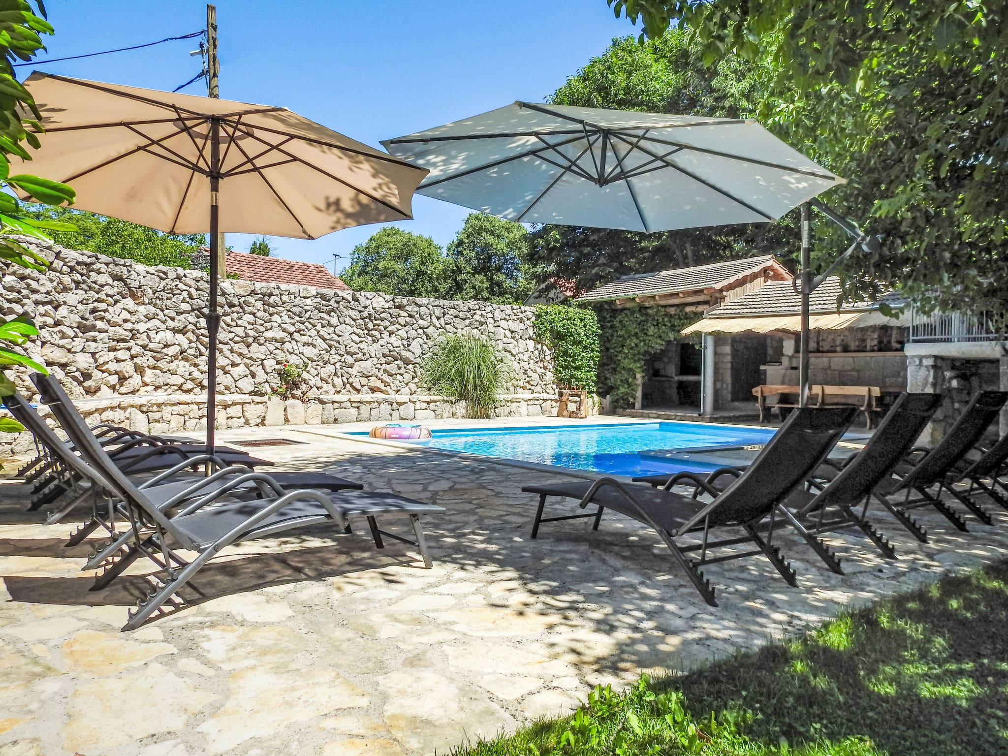 Kuca Dinara Imotski: Spacious 5-Bedroom Country Villa with Private Pool and Garden in Rural Croatia
