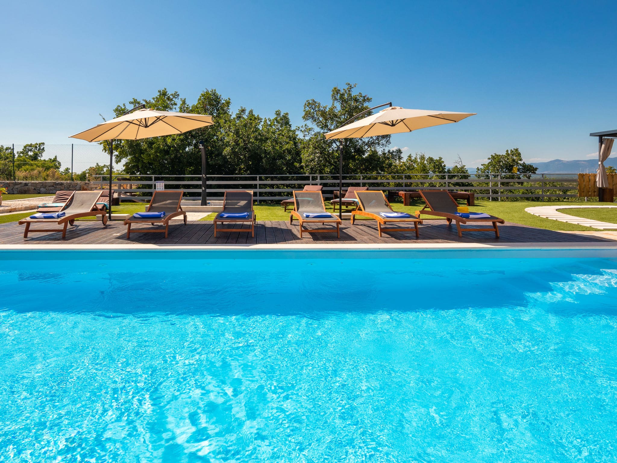 Kuca Dinarica Oklaj: Spectacular 8-Bedroom Villa with Heated Private Pool and Fitness Centre near Krka National Park