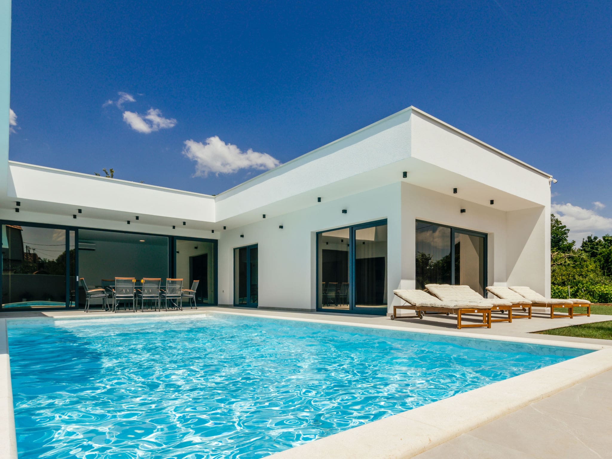 Kuca Glavica Imotski: Modern 4-Bedroom Luxury Villa with Heated Private Pool near Blue and Red Lakes