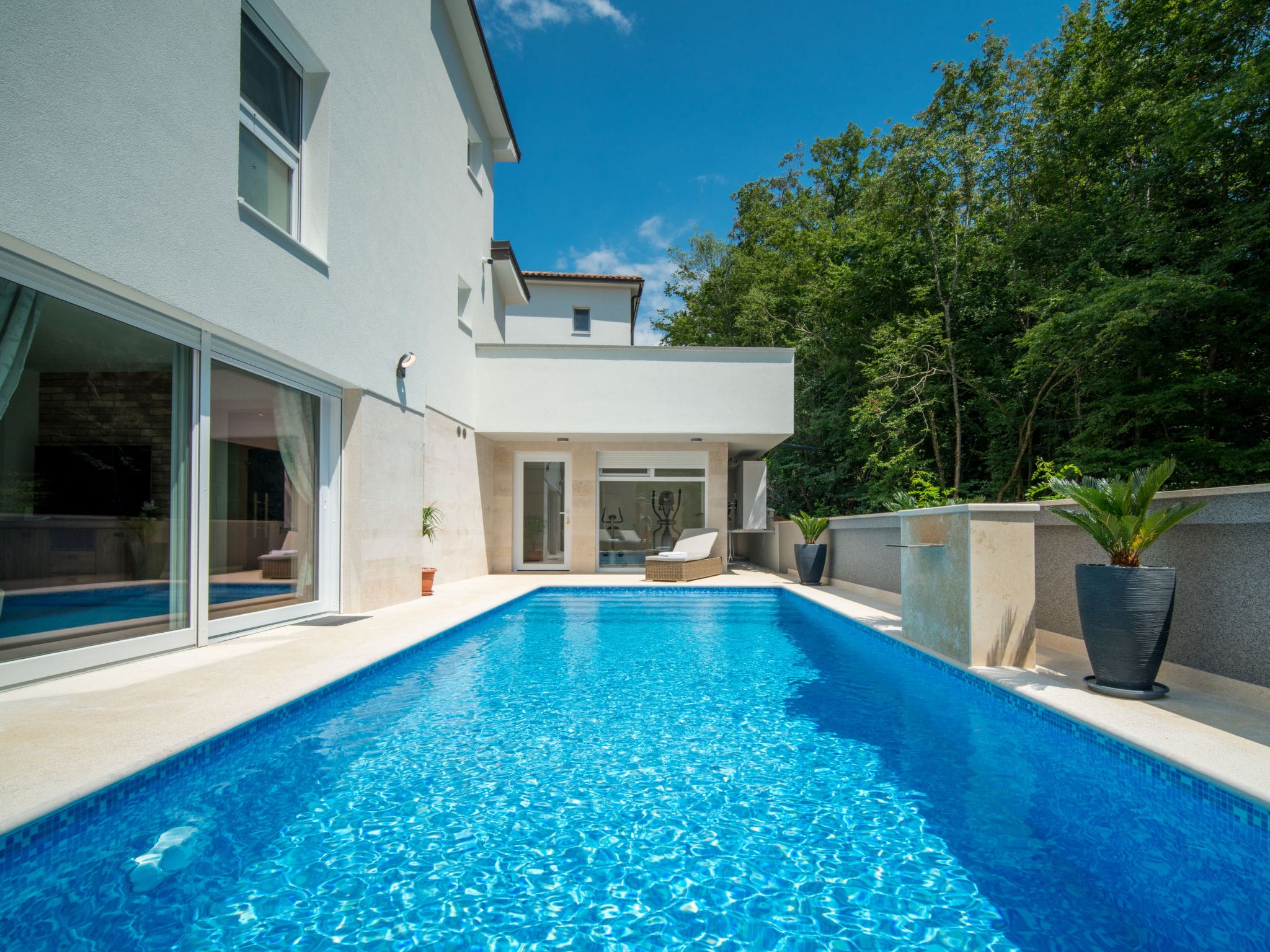 Kuća Hlapa Krk: Stunning 4-Bedroom Modern Villa with Private Pool and Spa Facilities in Krk Croatia