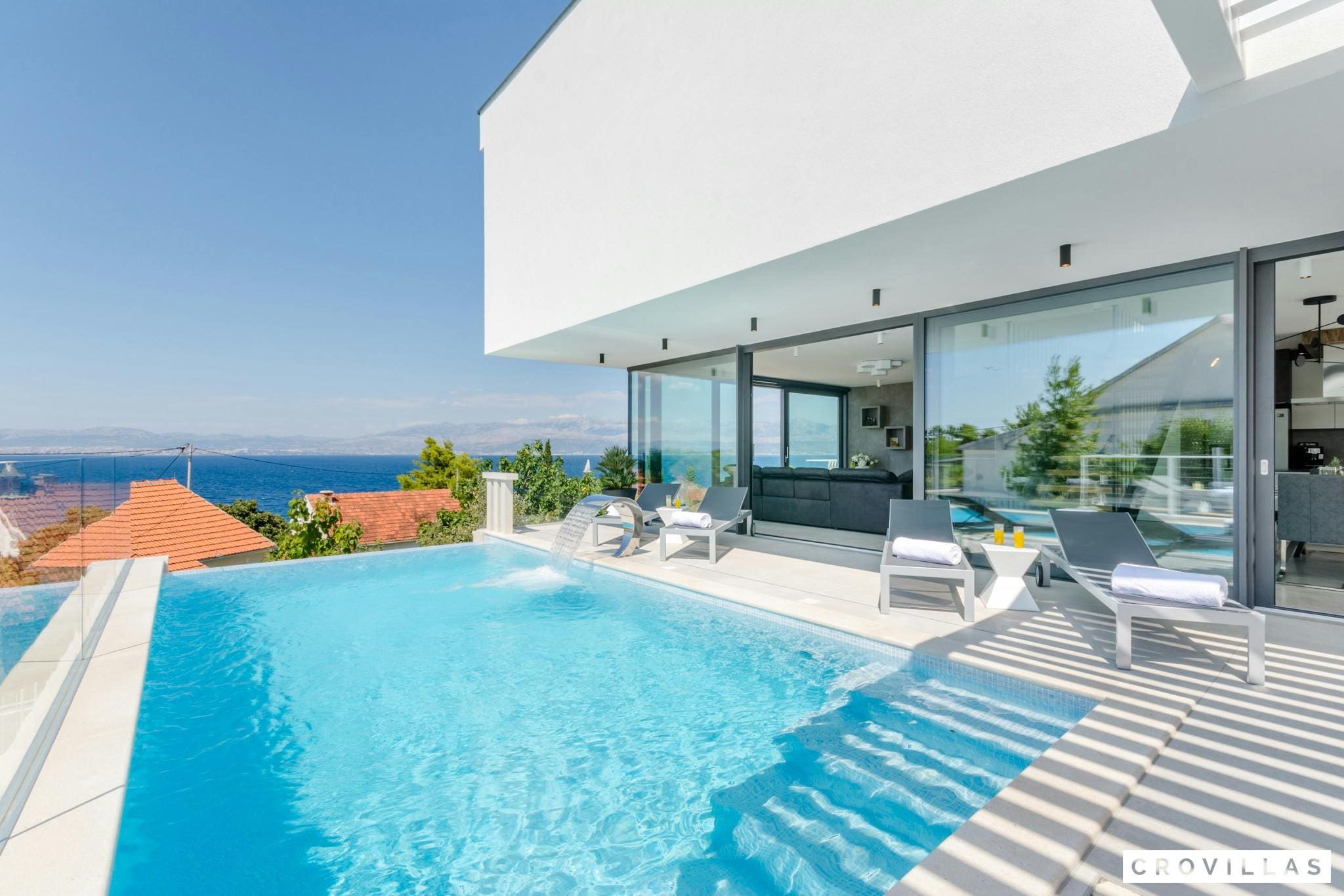 Kuća Jadran: Stylish 3-Bedroom Luxury Villa with Private Pool in Split-Dalmatia County